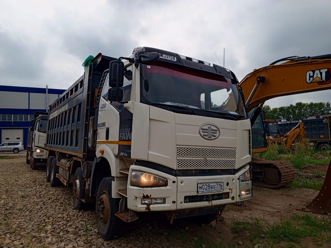 FAW CA 3310 8x4 Самосвал_не актуально 2022 г. - фото 2