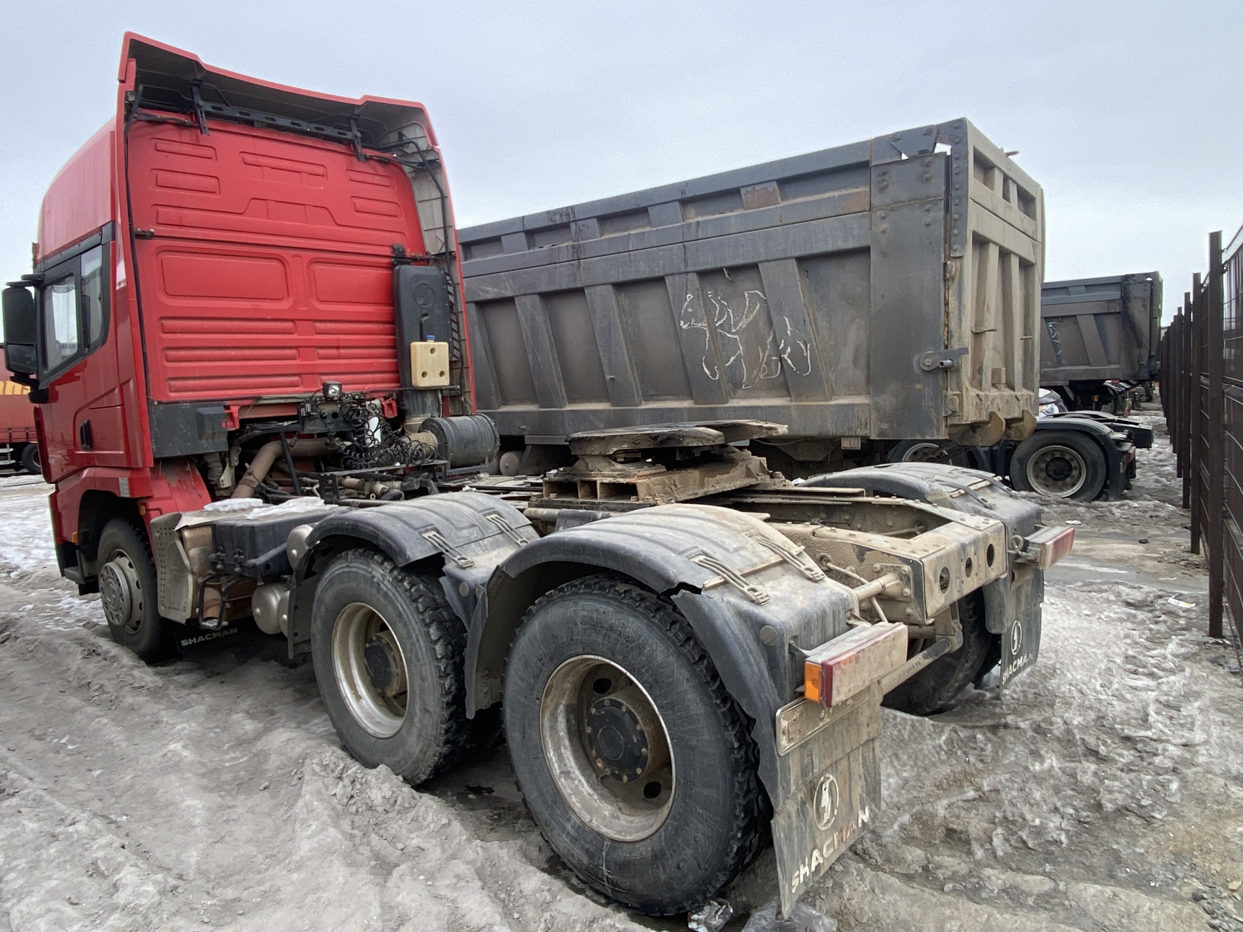 Shacman (Shaanxi) SX* 6x4 Седельный тягач 2023 г. - фото 4