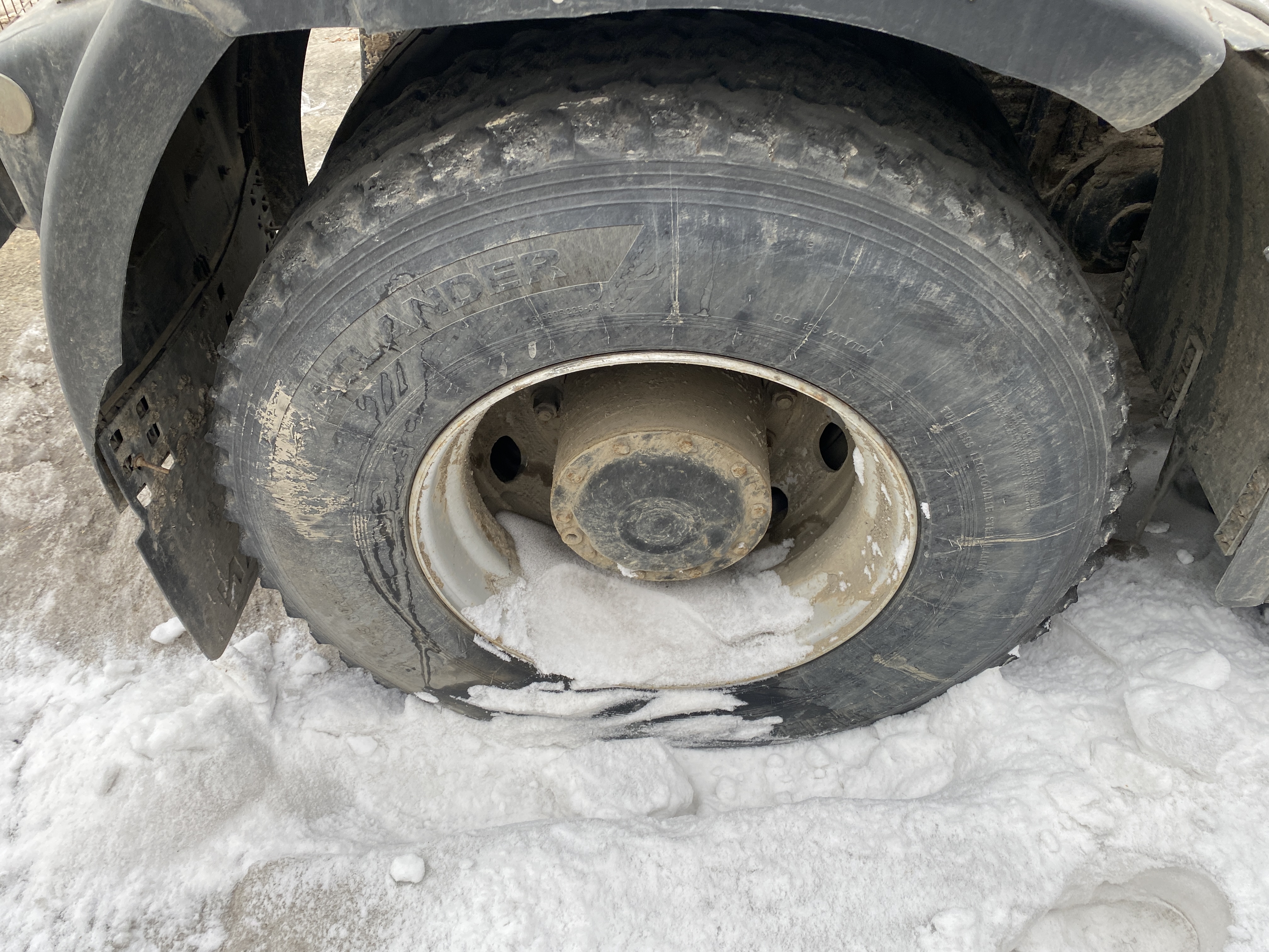 Shacman (Shaanxi) SX* 6x4 Седельный тягач 2023 г. - фото 7