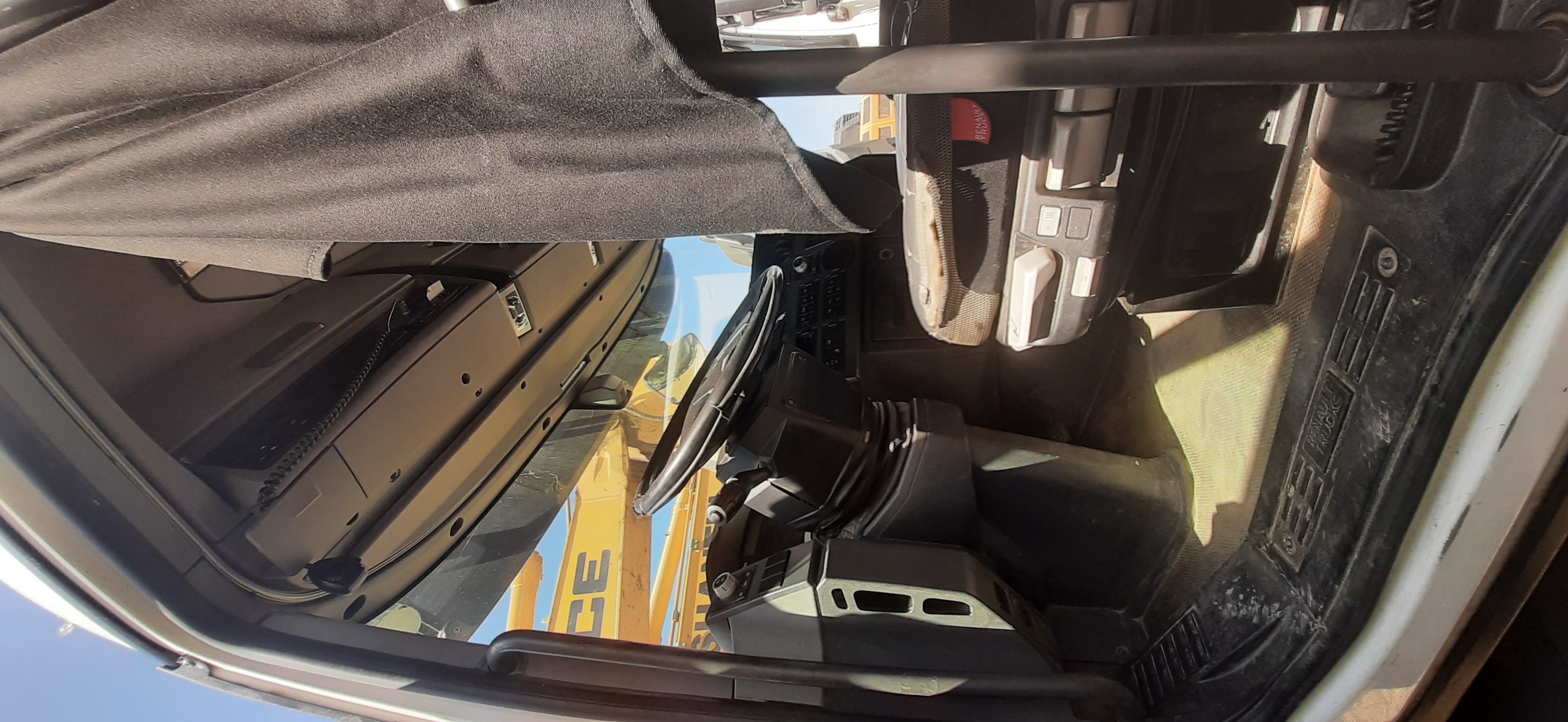 Renault T 6x2 Седельный тягач 2016 г. - фото 19