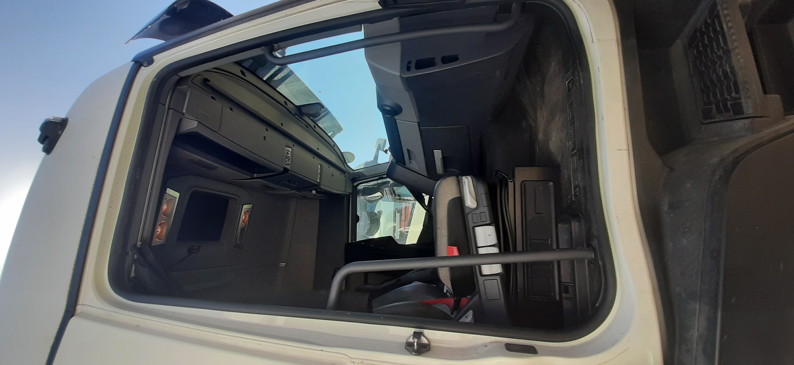 Renault T 6x2 Седельный тягач 2016 г. - фото 20