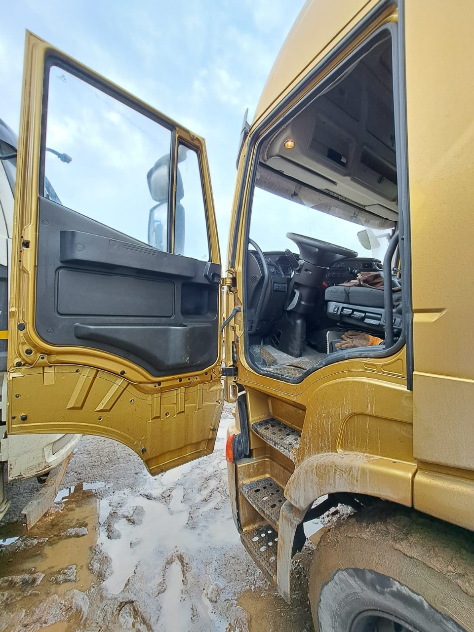 HONGYAN CQ* 4x2 Седельный тягач 2023 г. - фото 6