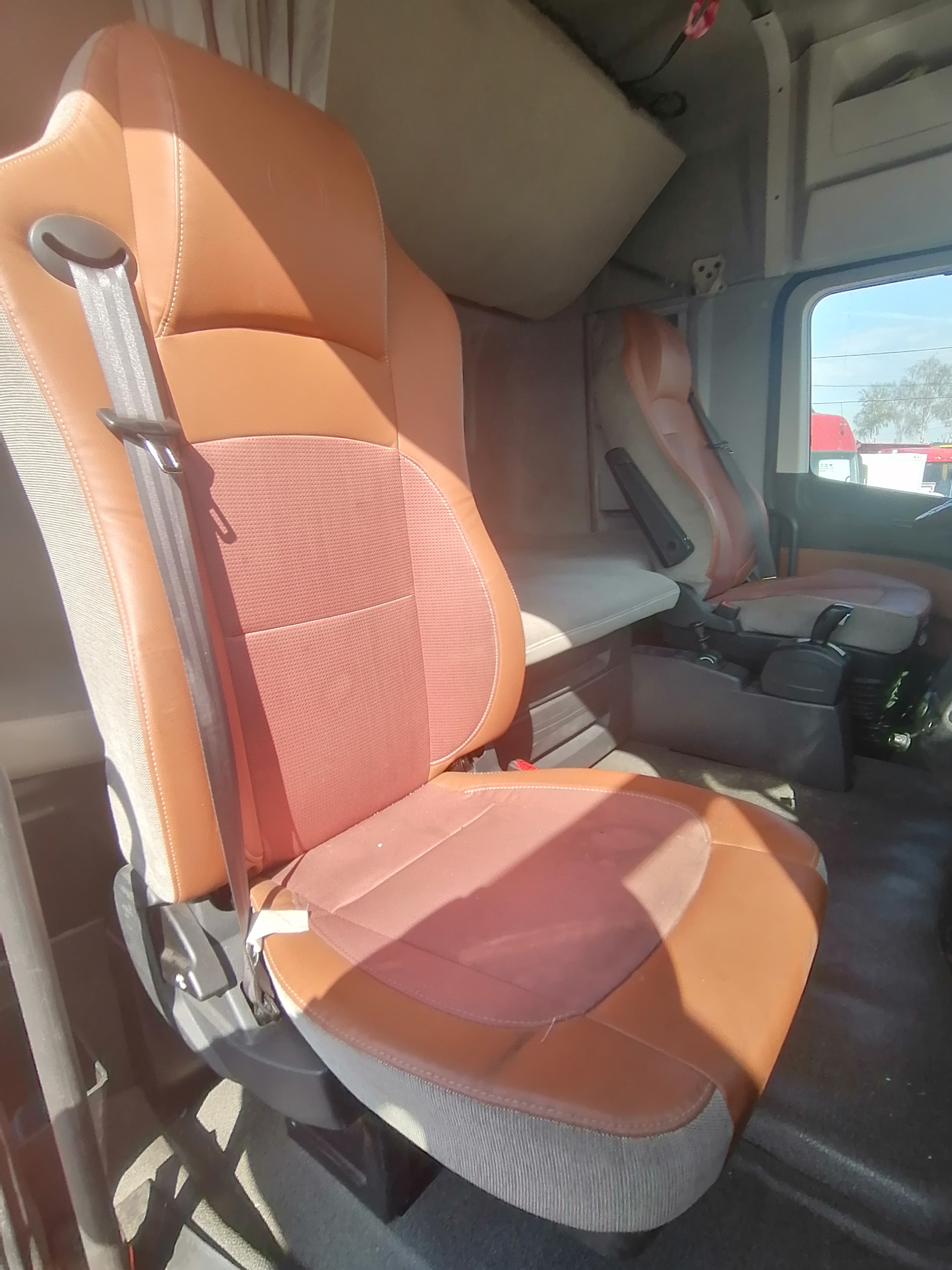 Foton AUMAN 4x2 Седельный тягач 2023 г. - фото 13