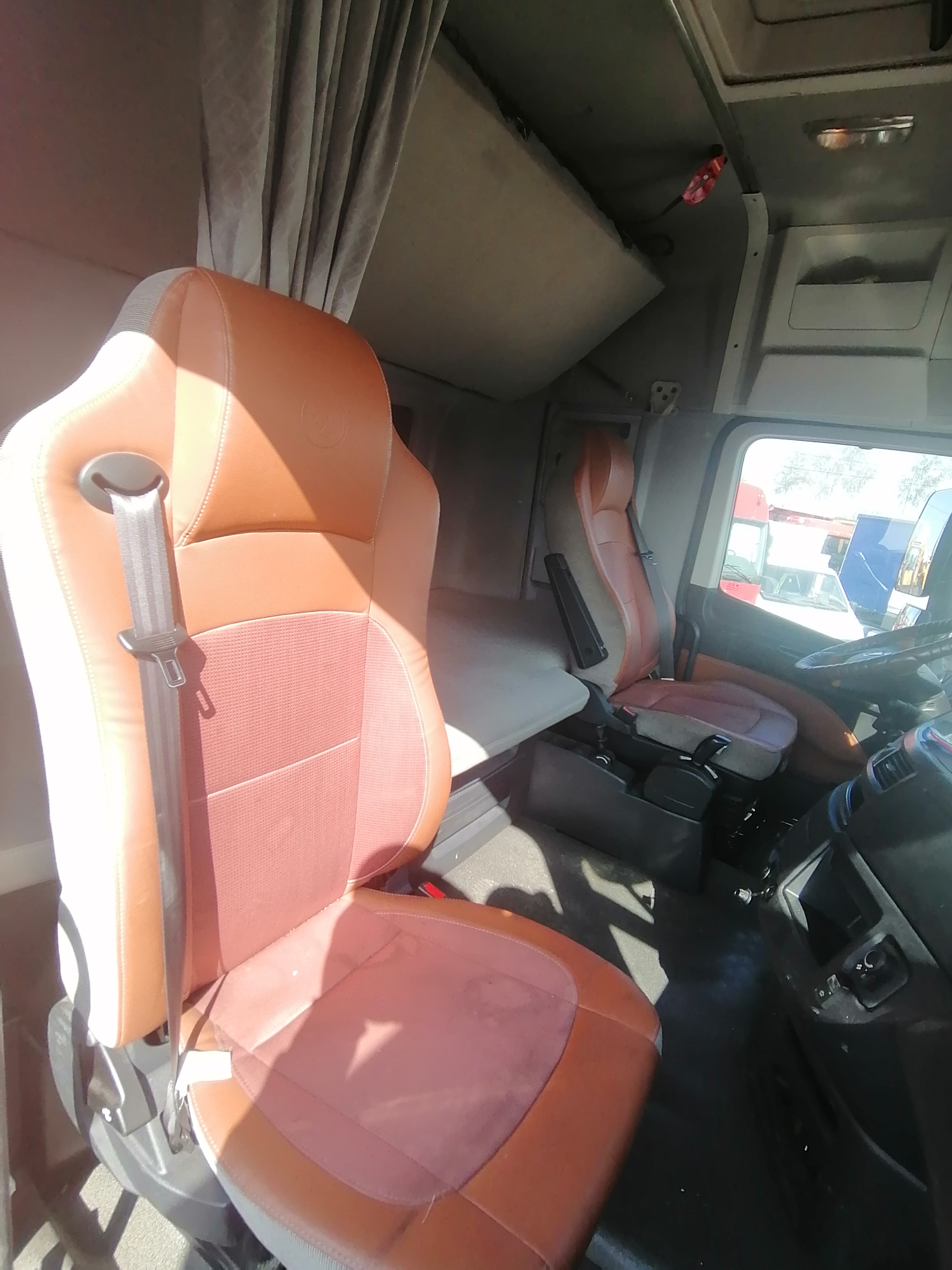 Foton AUMAN 4x2 Седельный тягач 2023 г. - фото 17