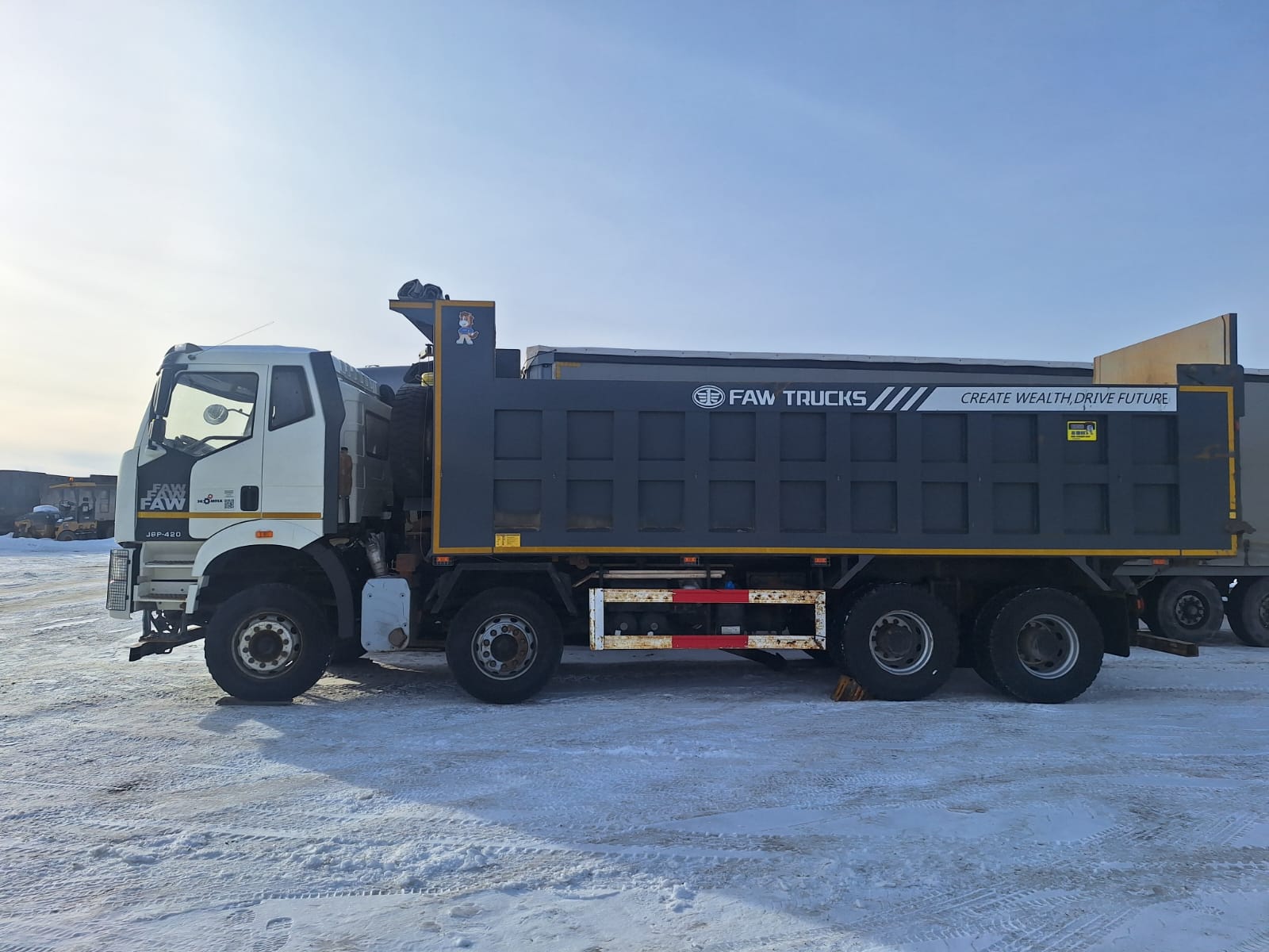 FAW J6 8x4 Самосвал 2022 г. - фото 4