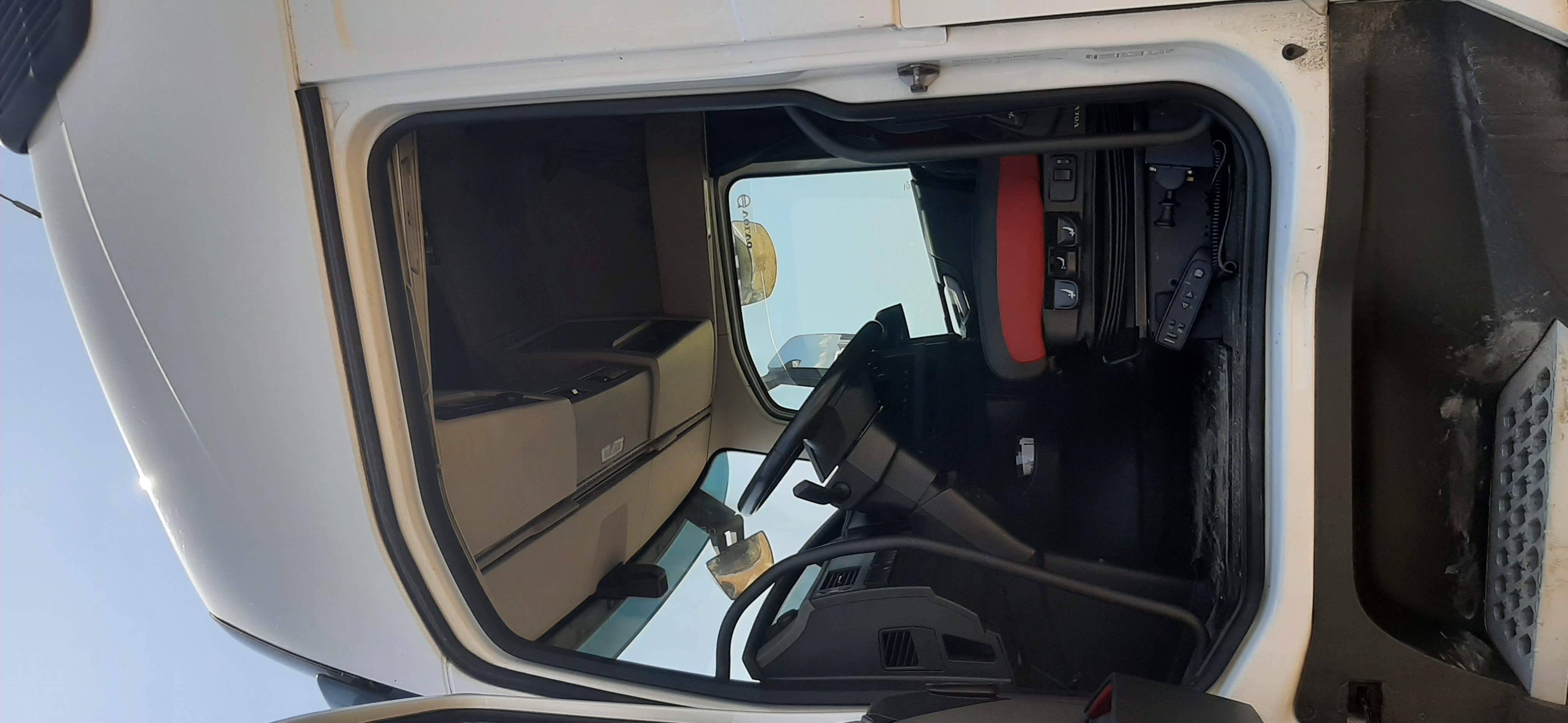 Volvo FH 4x2 Седельный тягач 2020 г. - фото 12