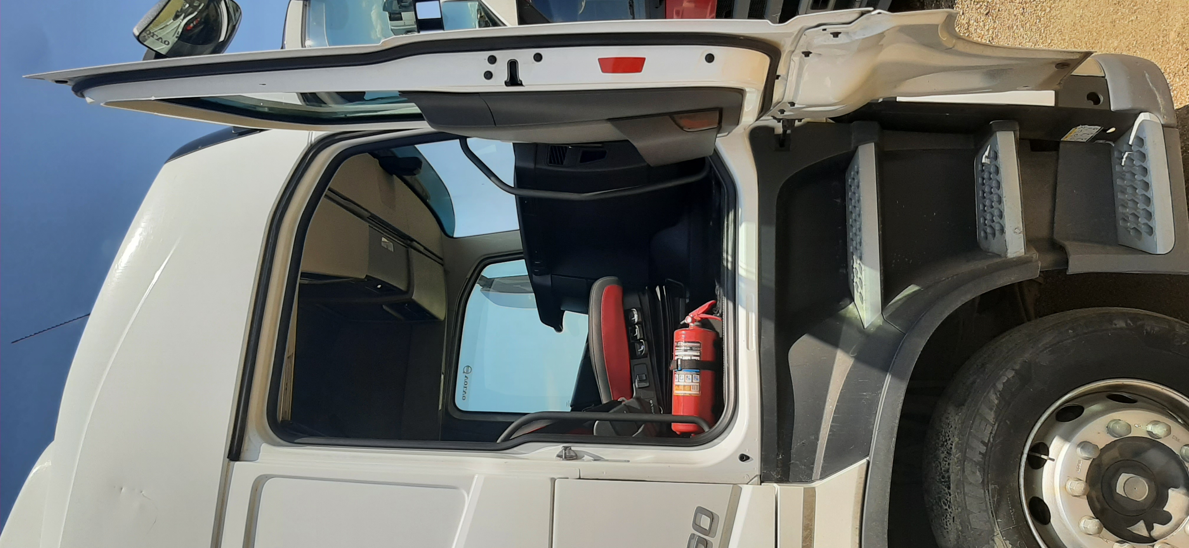 Volvo FH 4x2 Седельный тягач 2020 г. - фото 14