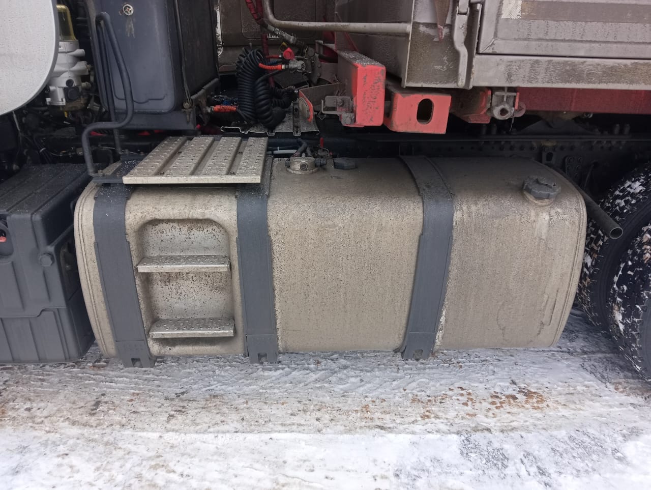 FAW J7 4x2 Седельный тягач 2023 г. - фото 13