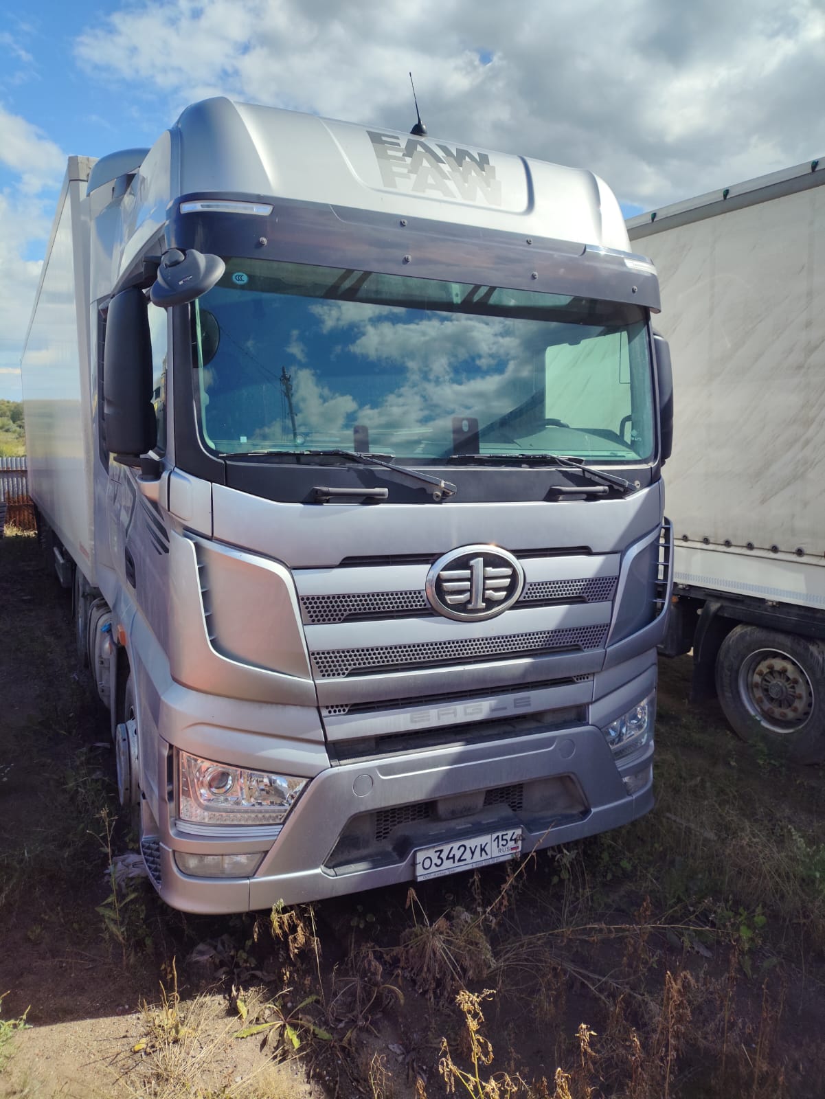 FAW J7 4x2 Седельный тягач 2023 г. - фото 2