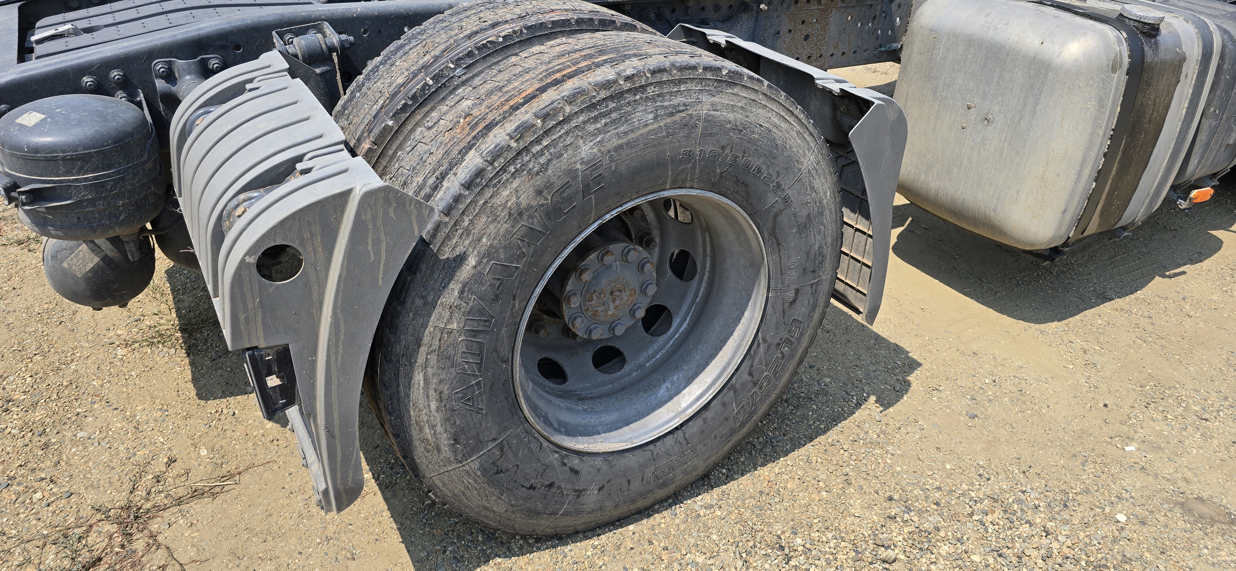 Mercedes-Benz AXOR 4x2 Седельный тягач 2017 г. - фото 12