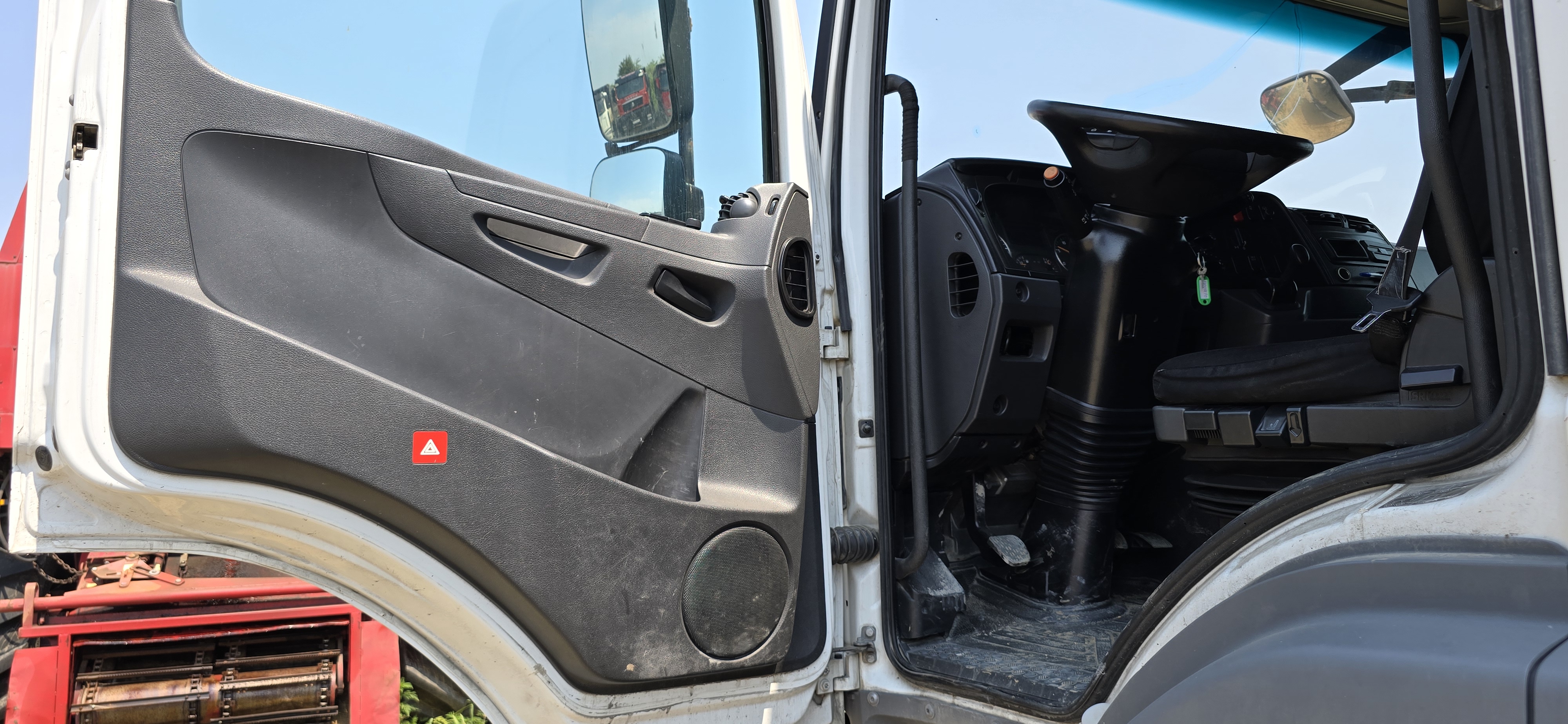 Mercedes-Benz AXOR 4x2 Седельный тягач 2017 г. - фото 16