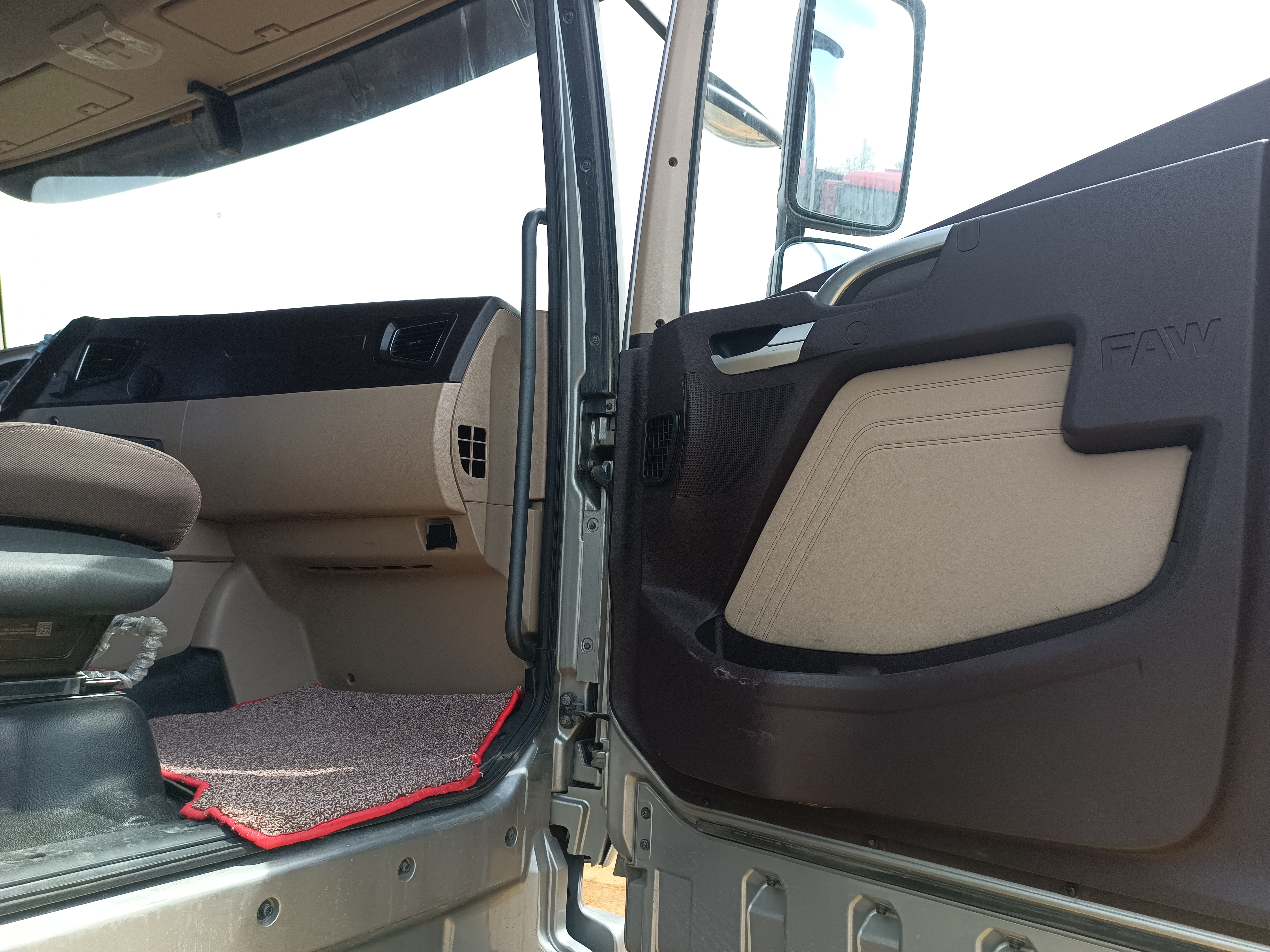 FAW JH6 4x2 Седельный тягач 2023 г. - фото 12