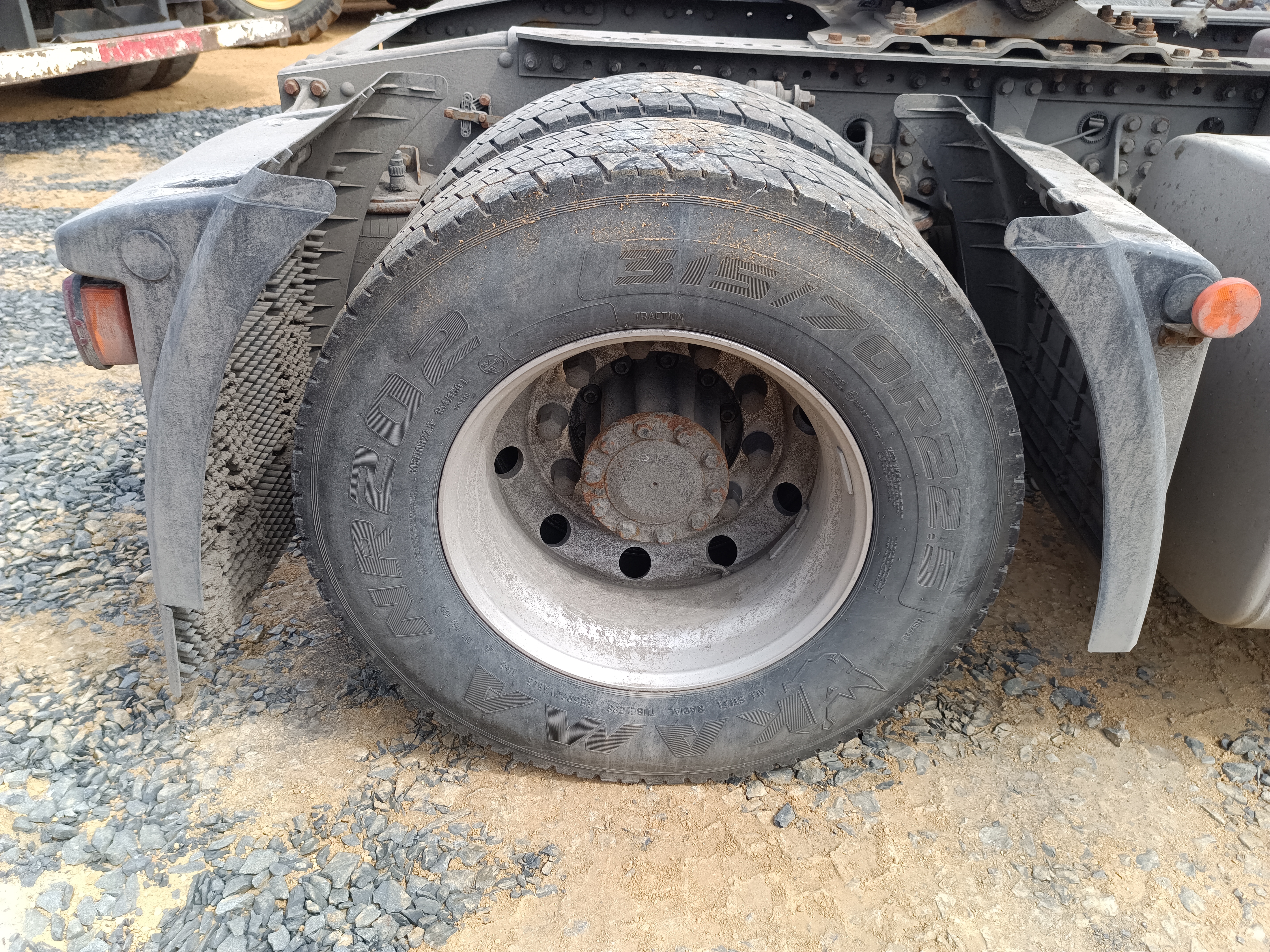 FAW JH6 4x2 Седельный тягач 2023 г. - фото 17