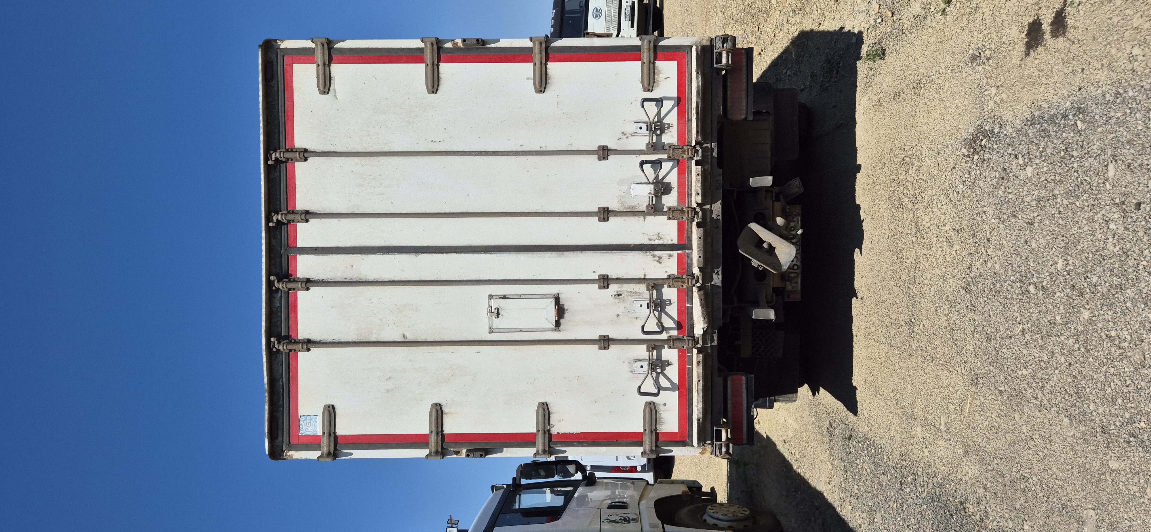 Центртранстехмаш АФ-4741* на шасси КамАЗ 65208 6x2 Изотермический/рефрижератор с гидробортом 2016 г. - фото 5