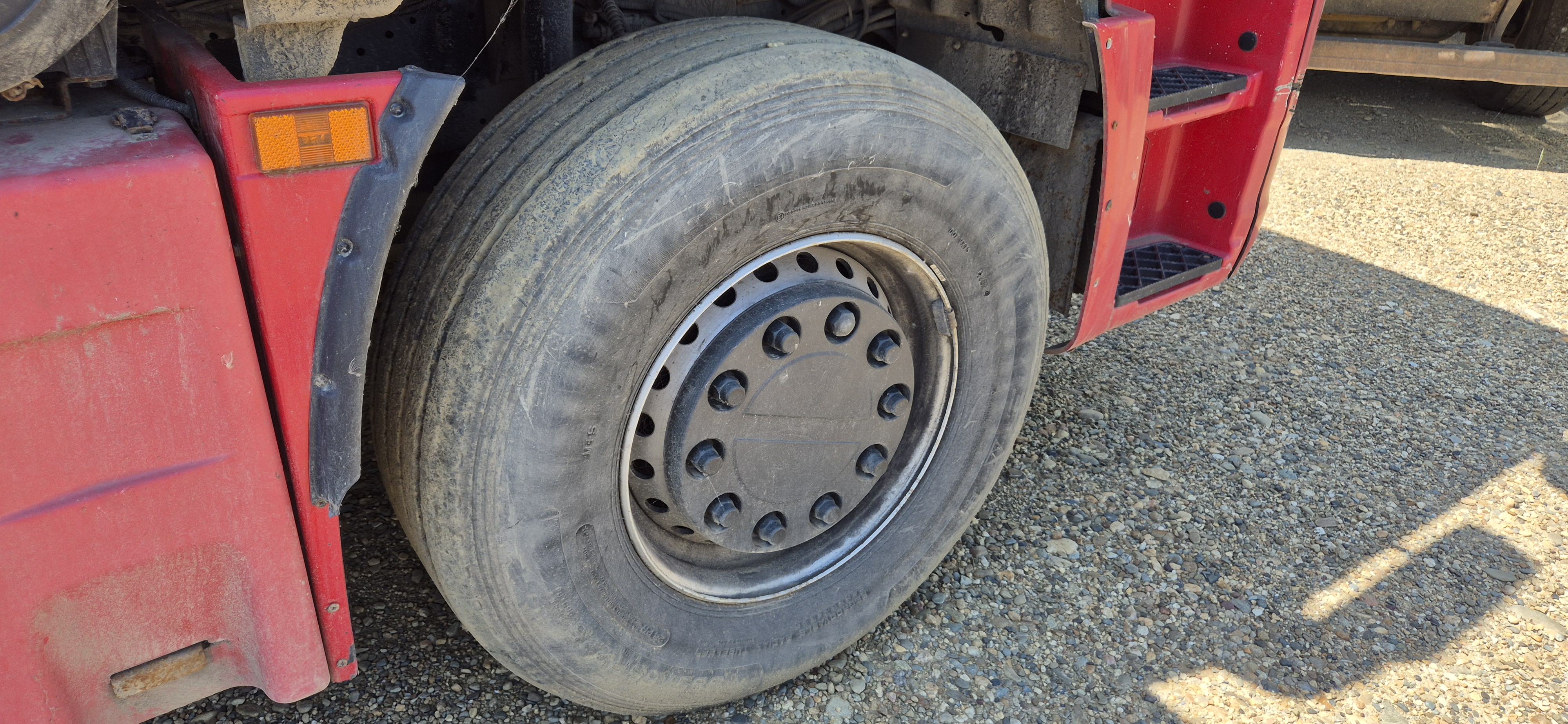 Центртранстехмаш АФ-4741* на шасси КамАЗ 65208 6x2 Изотермический/рефрижератор с гидробортом 2016 г. - фото 16