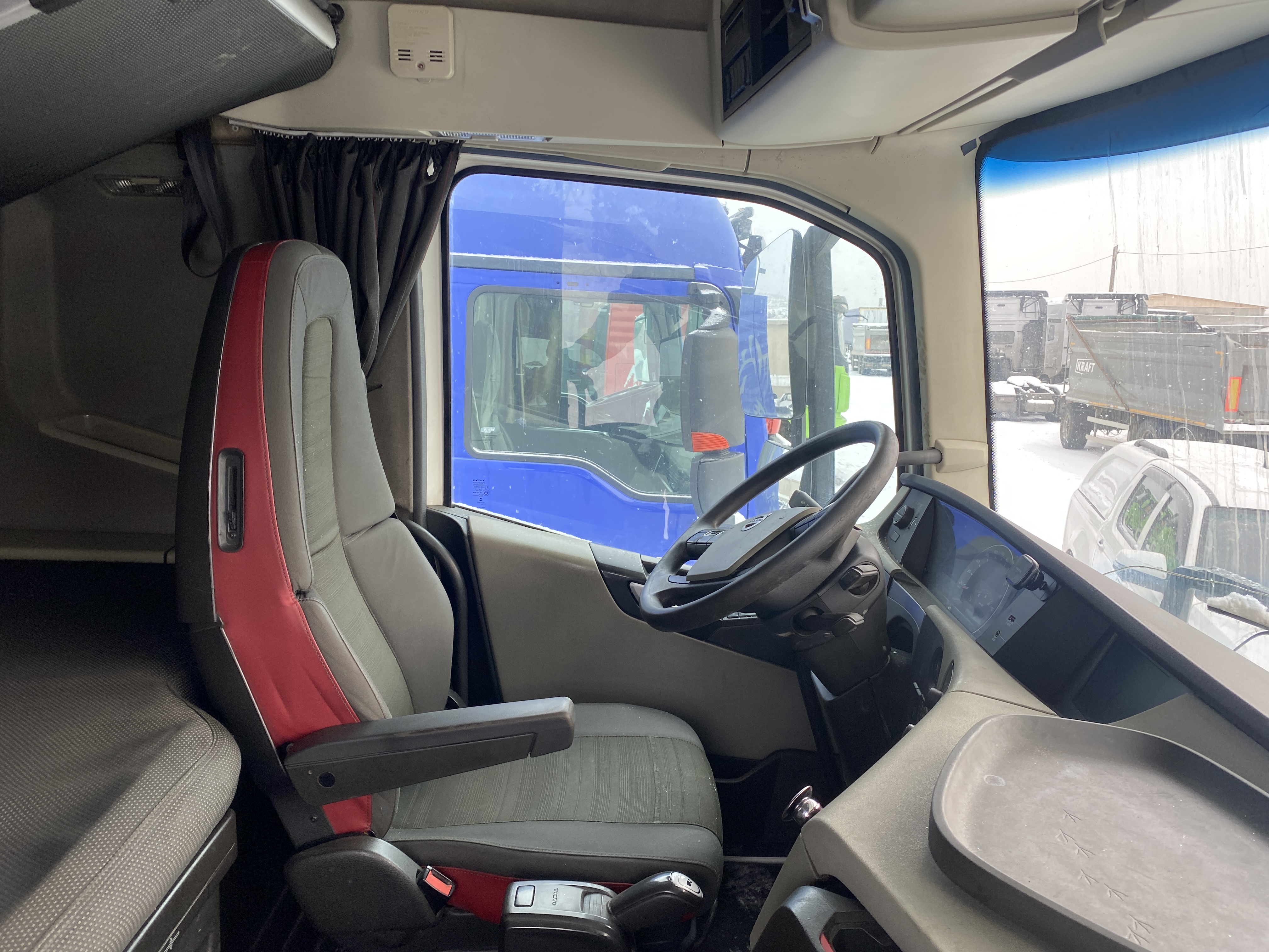 Volvo FH 4x2 Седельный тягач 2017 г. - фото 10