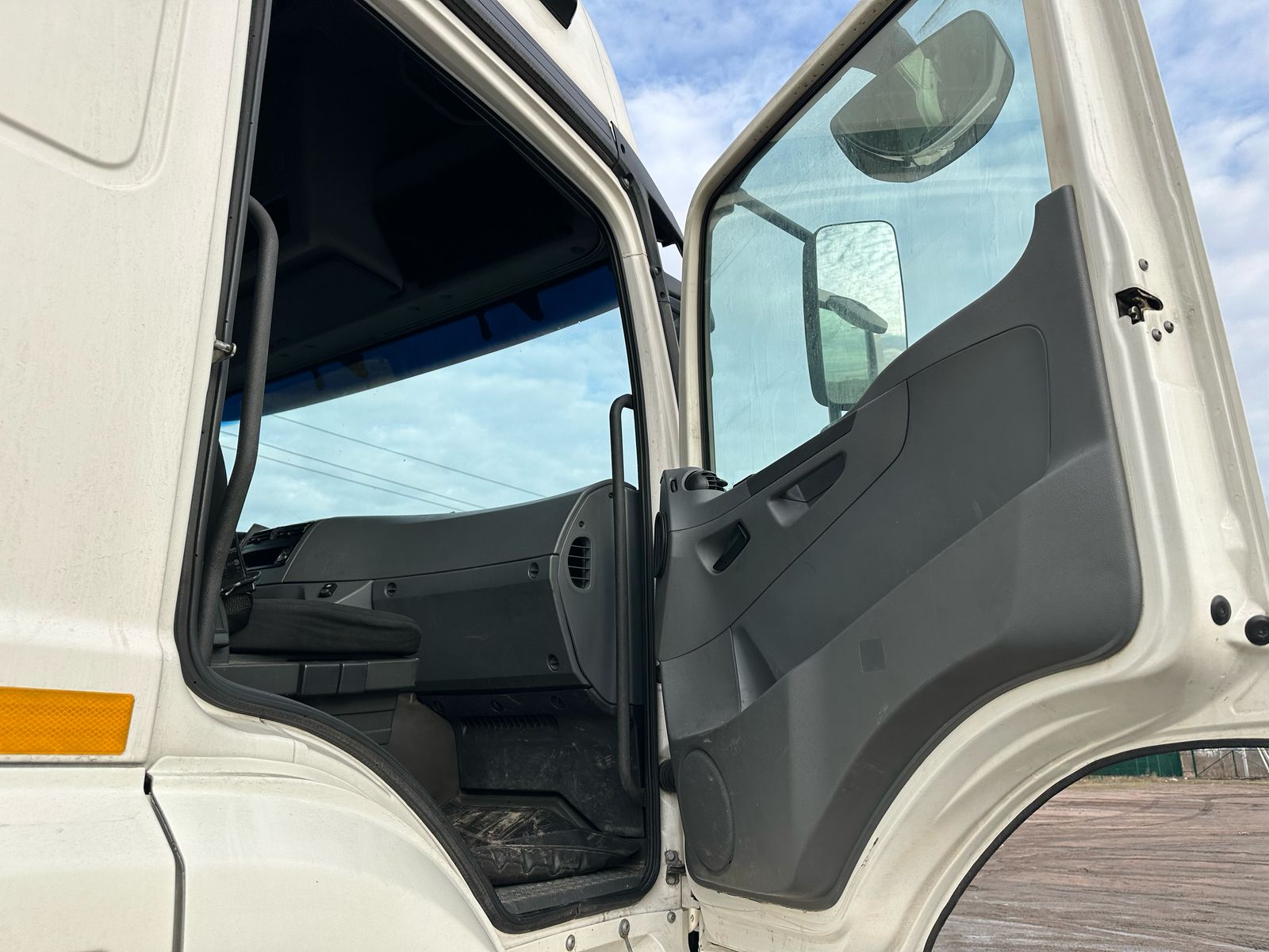 КамАЗ 5490 4x2 Седельный тягач 2018 г. - фото 9