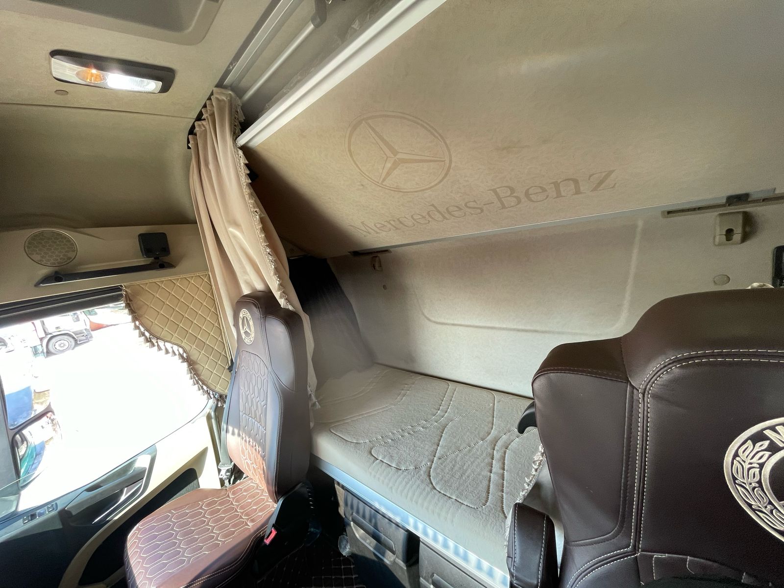 Mercedes-Benz ACTROS 4x2 Седельный тягач 2019 г. - фото 9