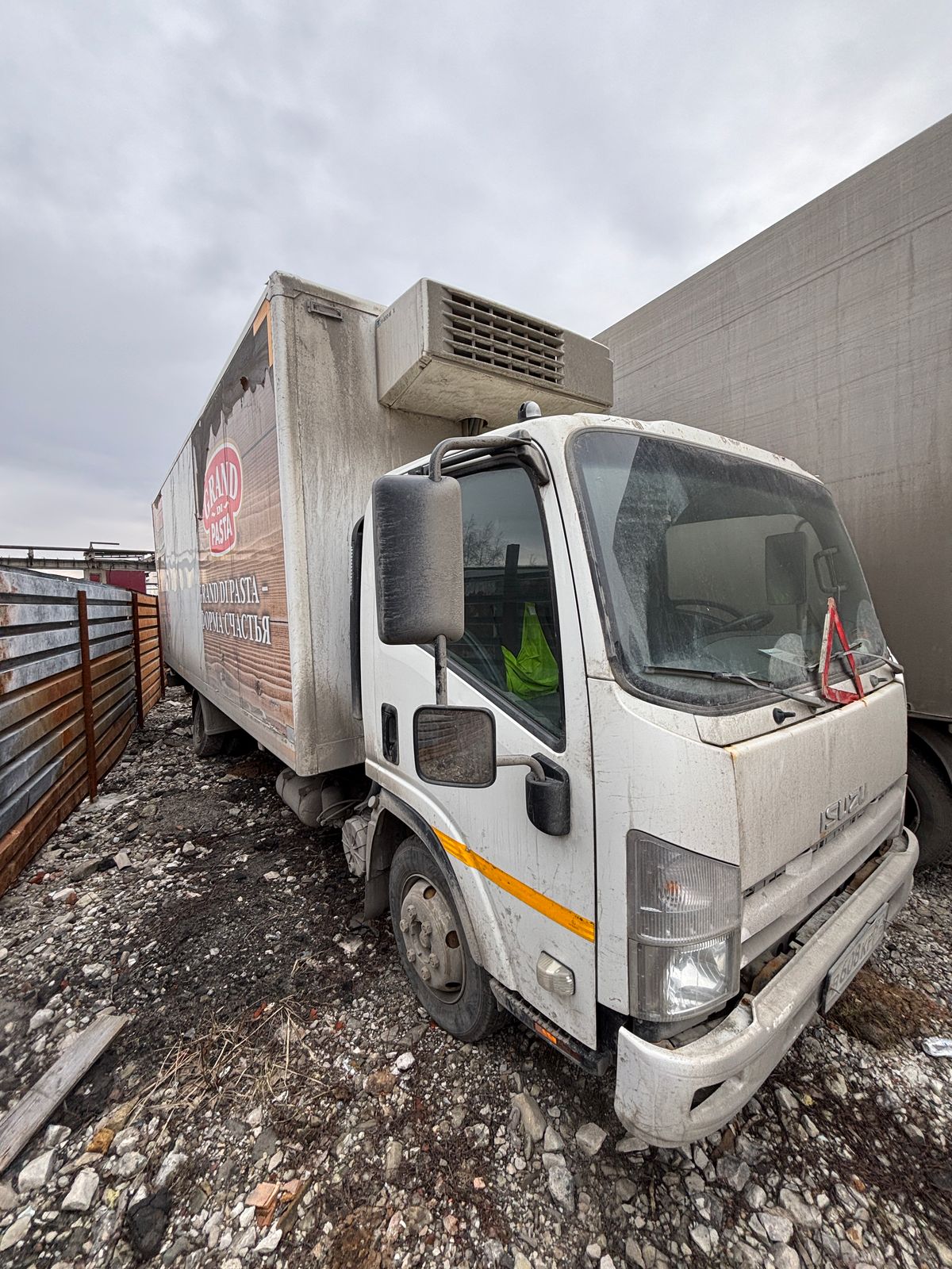 Isuzu ELF 9.5 (NQR) Изотермический/рефрижератор с гидробортом 2017 г. - фото 6