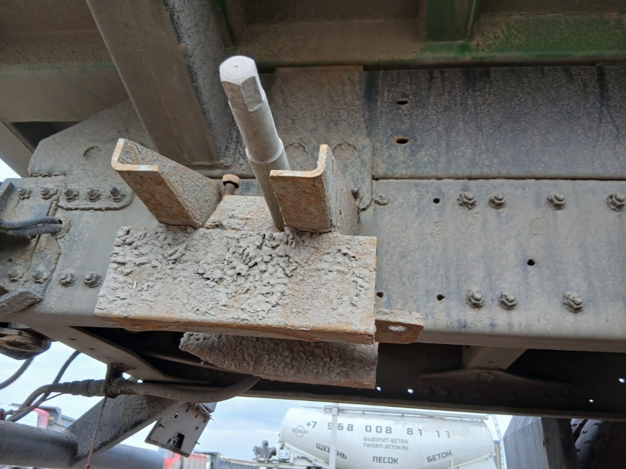 Автомастер 5589* на шасси FAW CA 3250 6x4 Зерновоз 2022 г. - фото 8