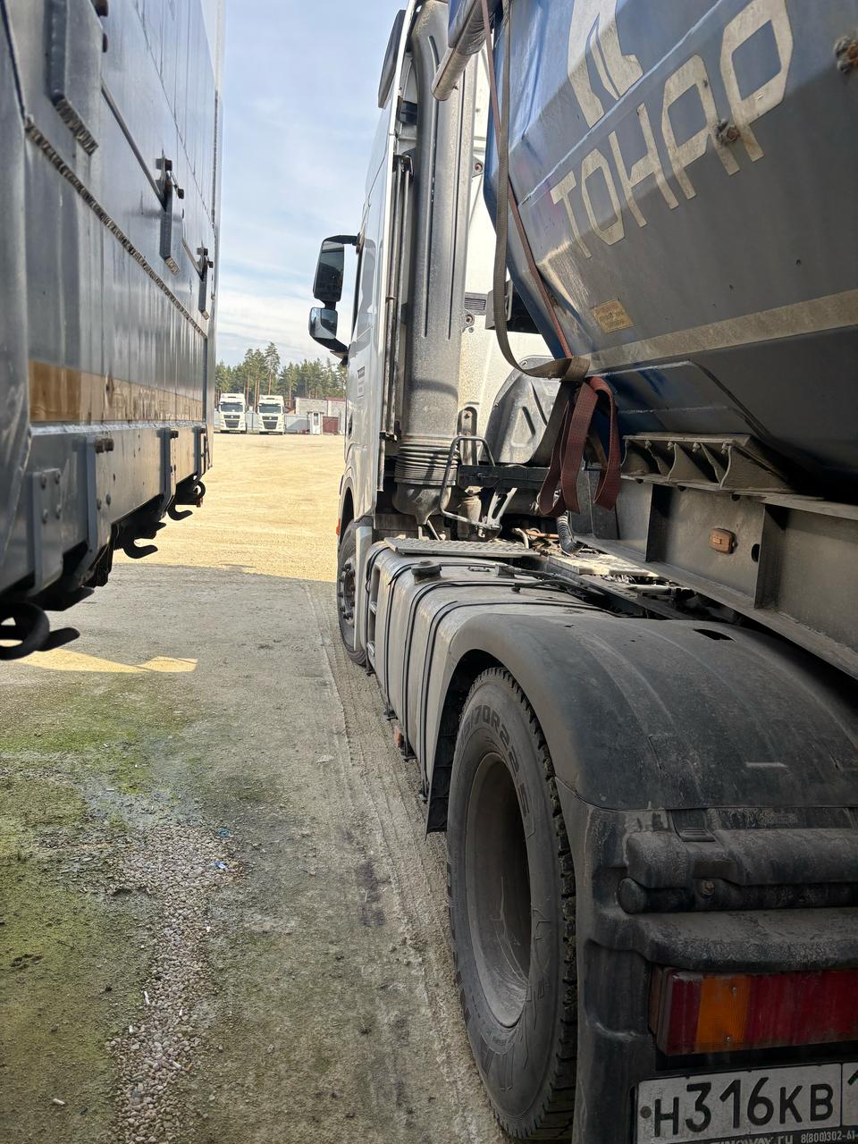 Shacman (Shaanxi) SX* 4x2 Седельный тягач 2023 г. - фото 5