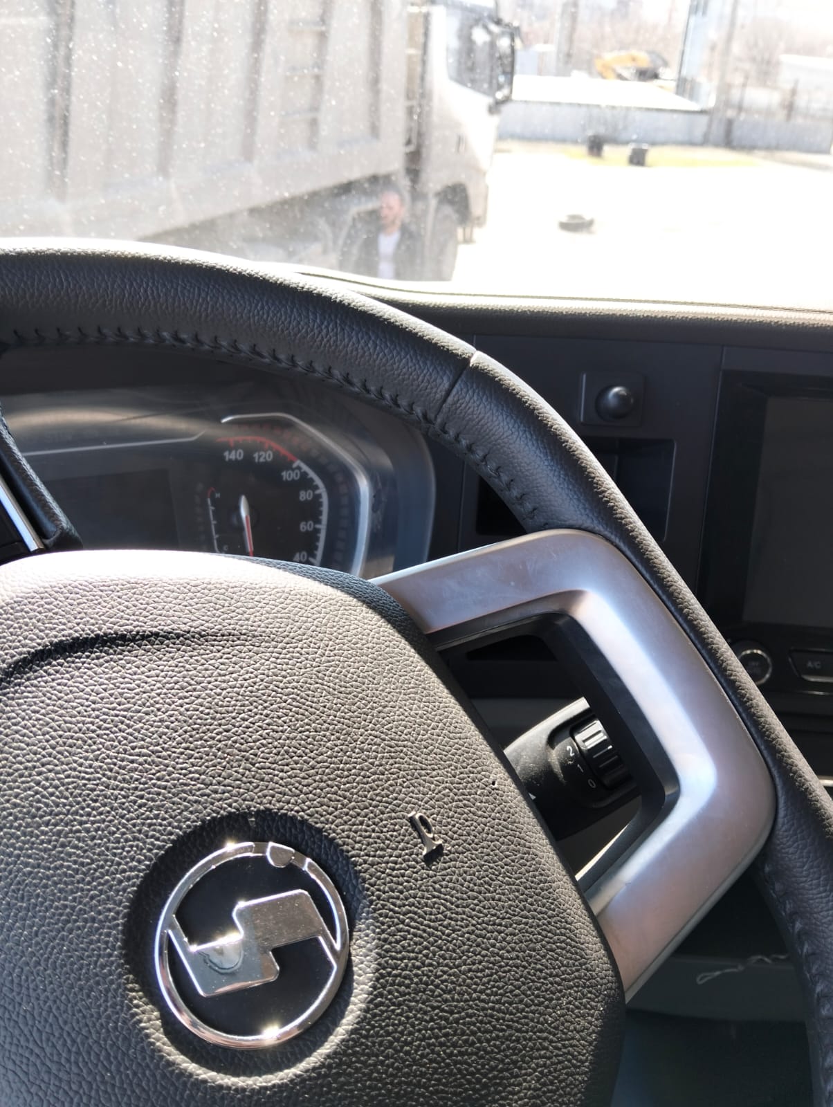 Shacman (Shaanxi) SX* 8x4 Самосвал 2023 г. - фото 7