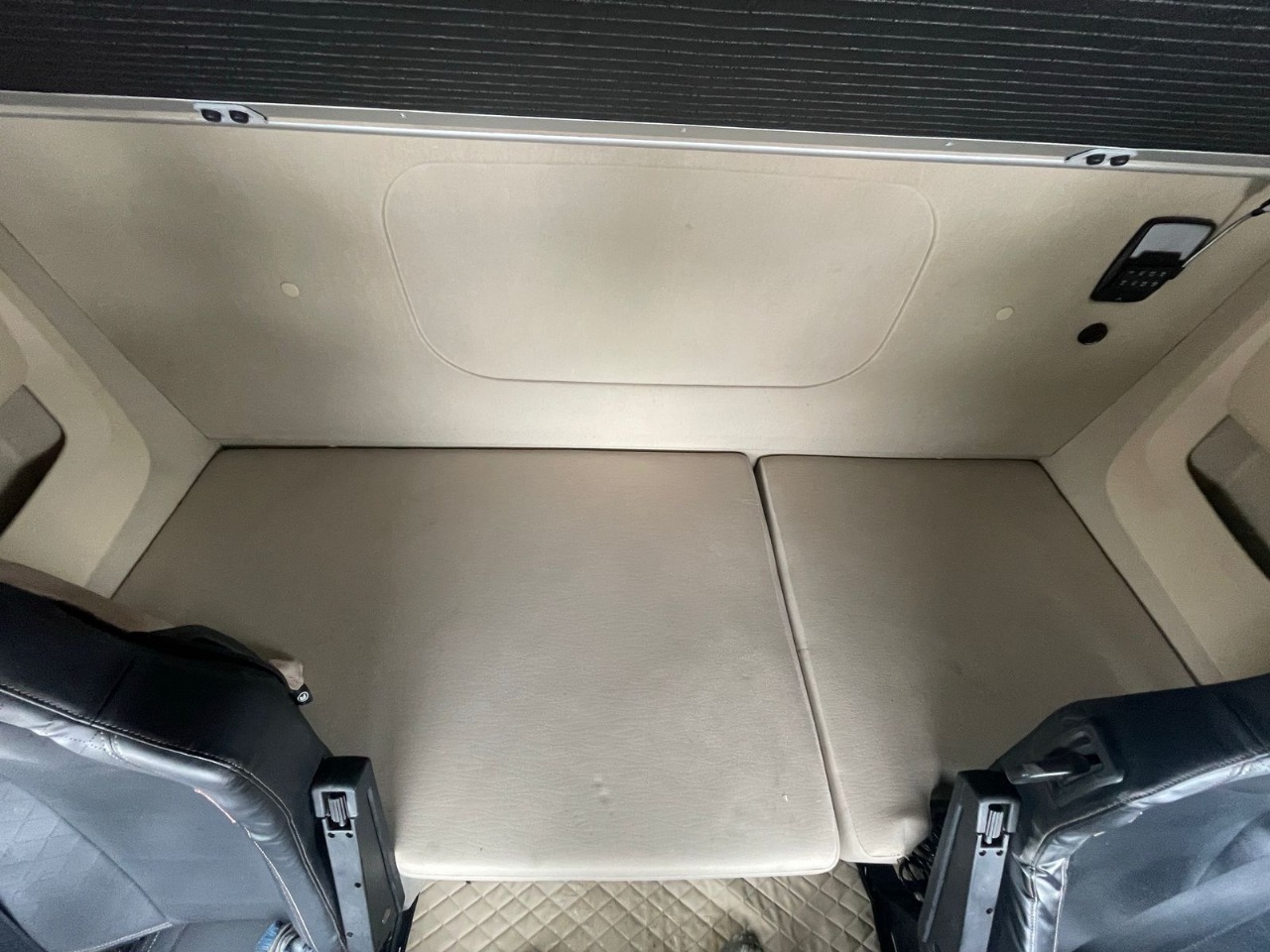 Shacman (Shaanxi) SX* 4x2 Седельный тягач 2022 г. - фото 6