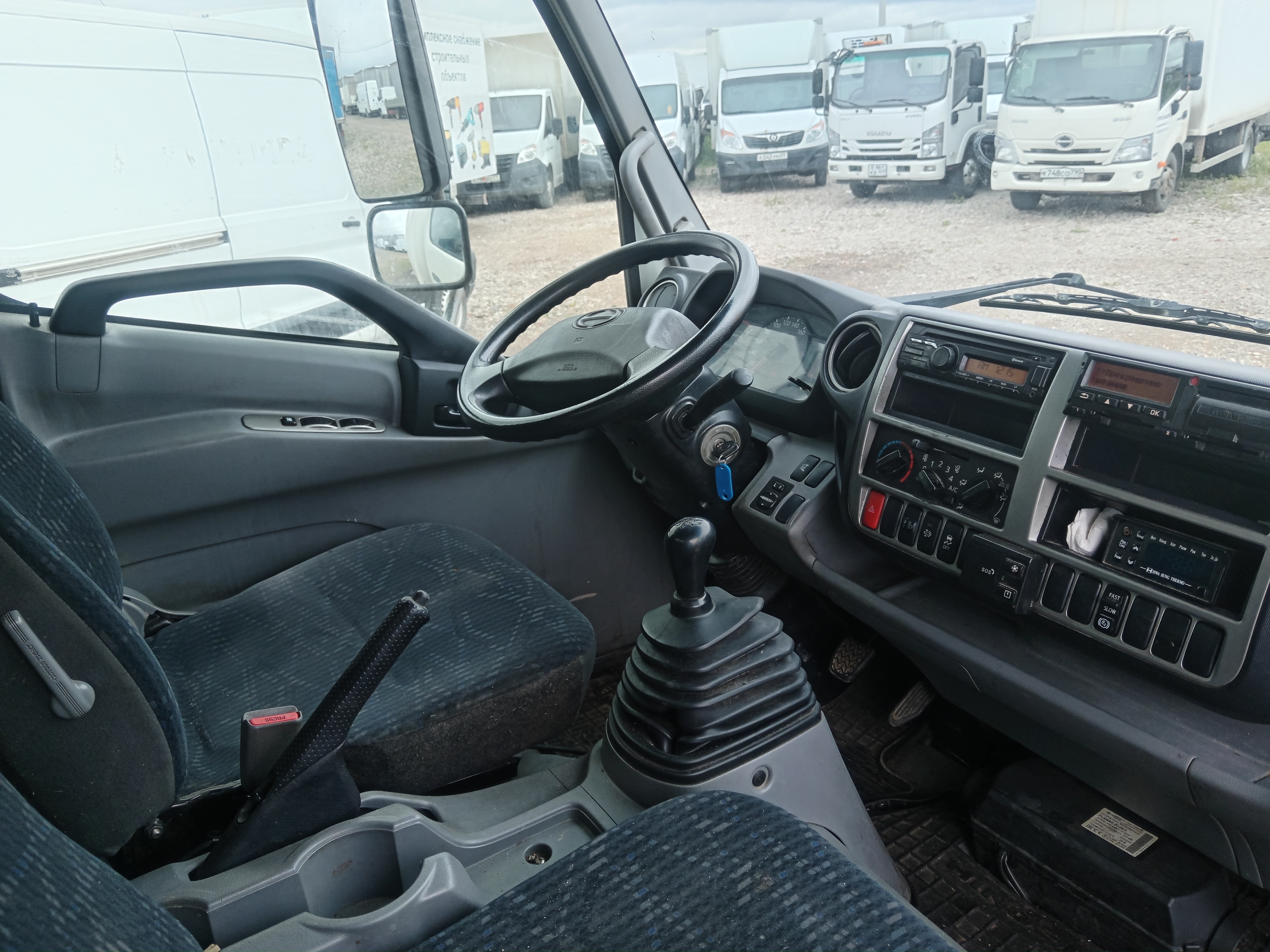 Центртранстехмаш АФ-4771* на шасси HINO 300 4x2 изотермический/рефрижератор с гидробортом (кат. C) 2022 г. - фото 14