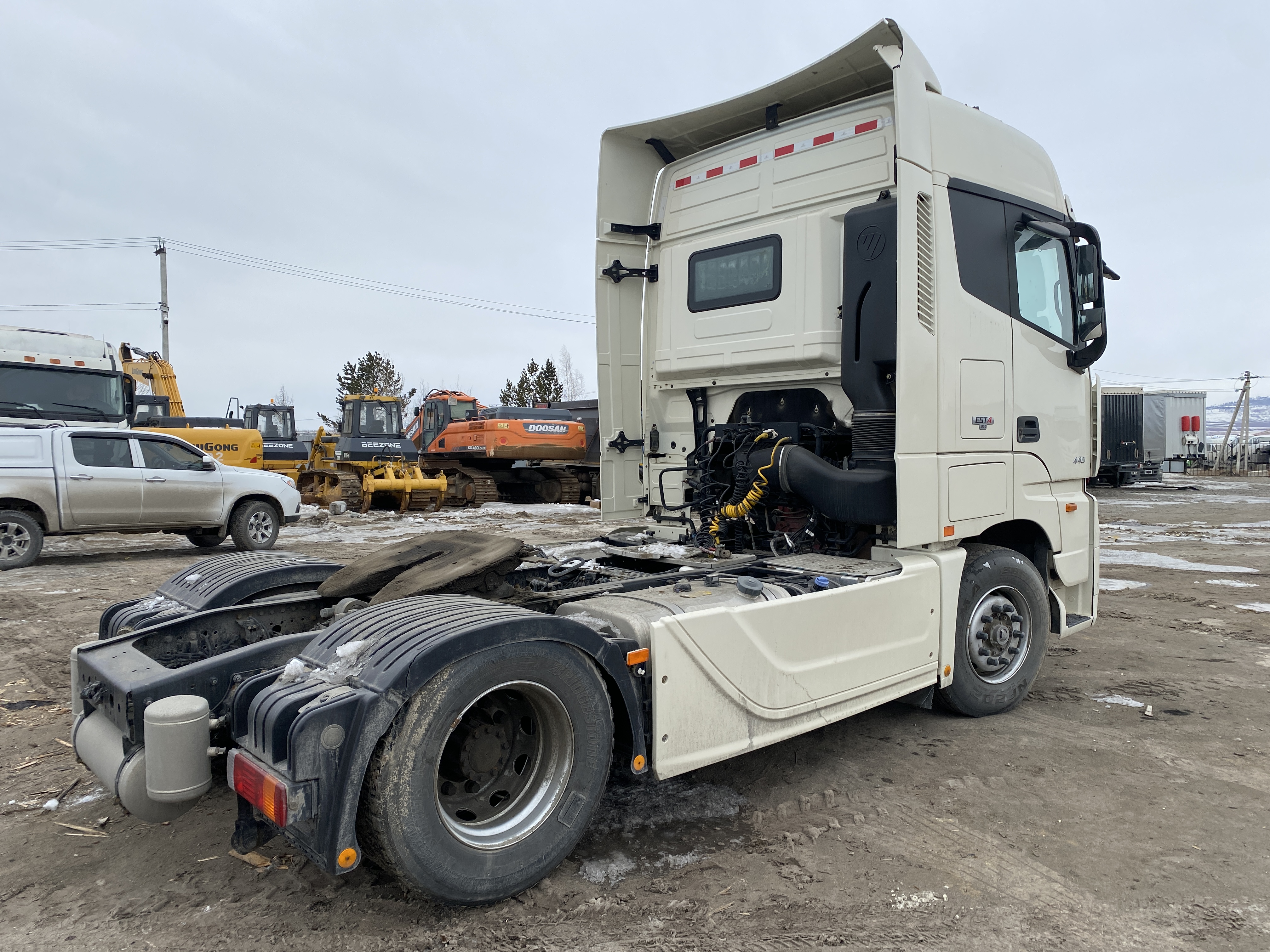 Foton AUMAN 4x2 Седельный тягач 2023 г. - фото 4