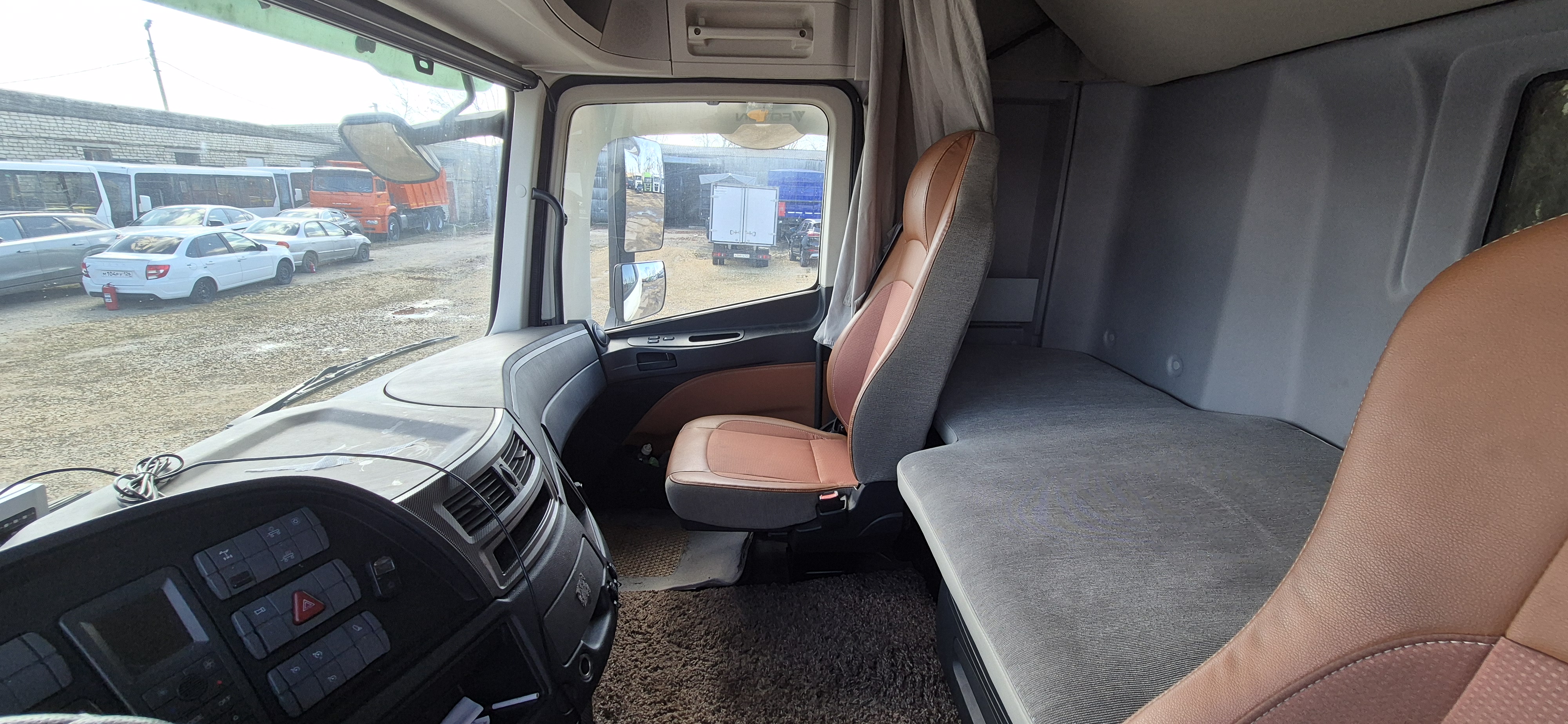 Foton AUMAN 4x2 Седельный тягач 2023 г. - фото 10