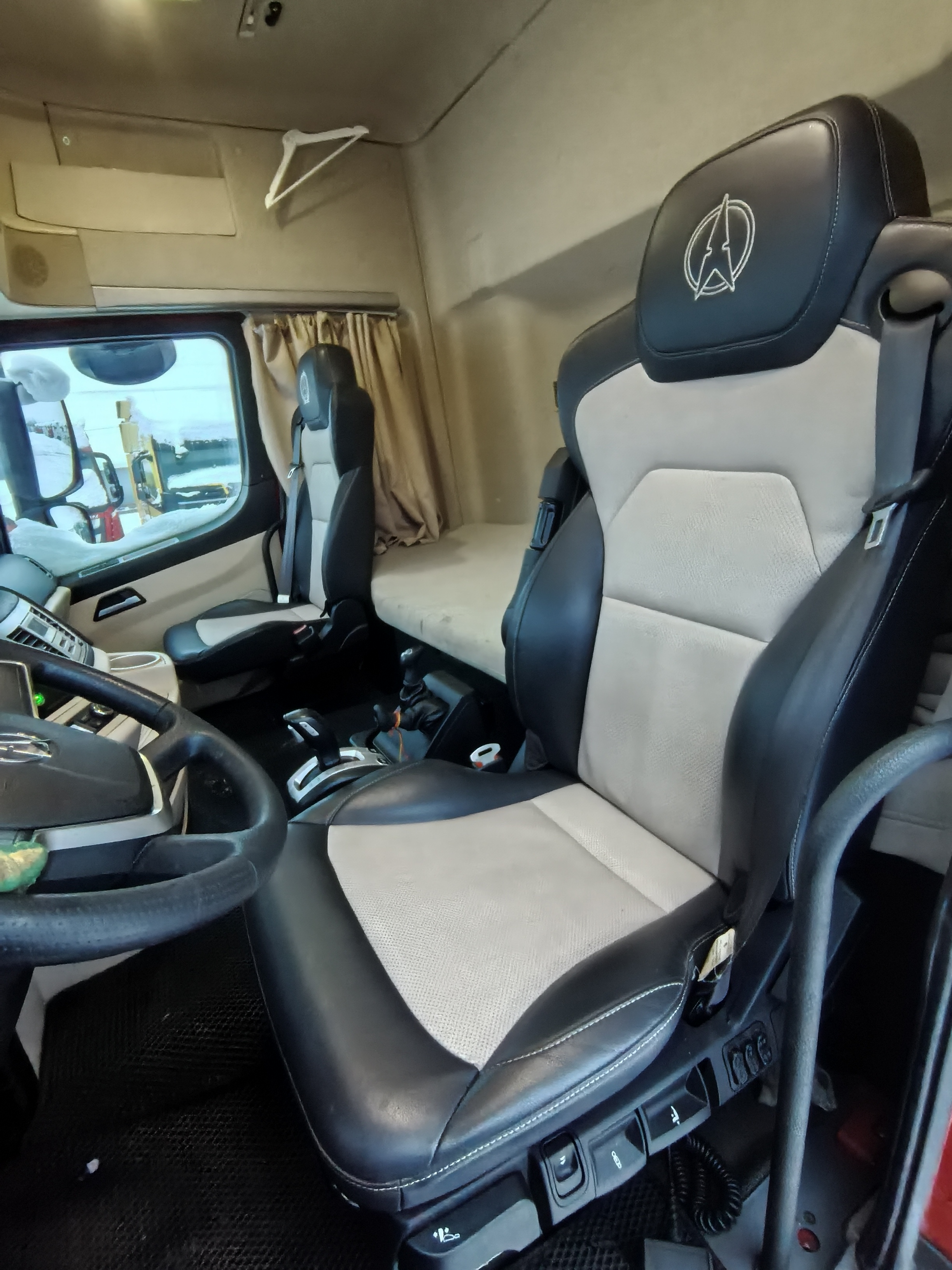 BEIBEN BBTR* 4x2 Седельный тягач 2023 г. - фото 11