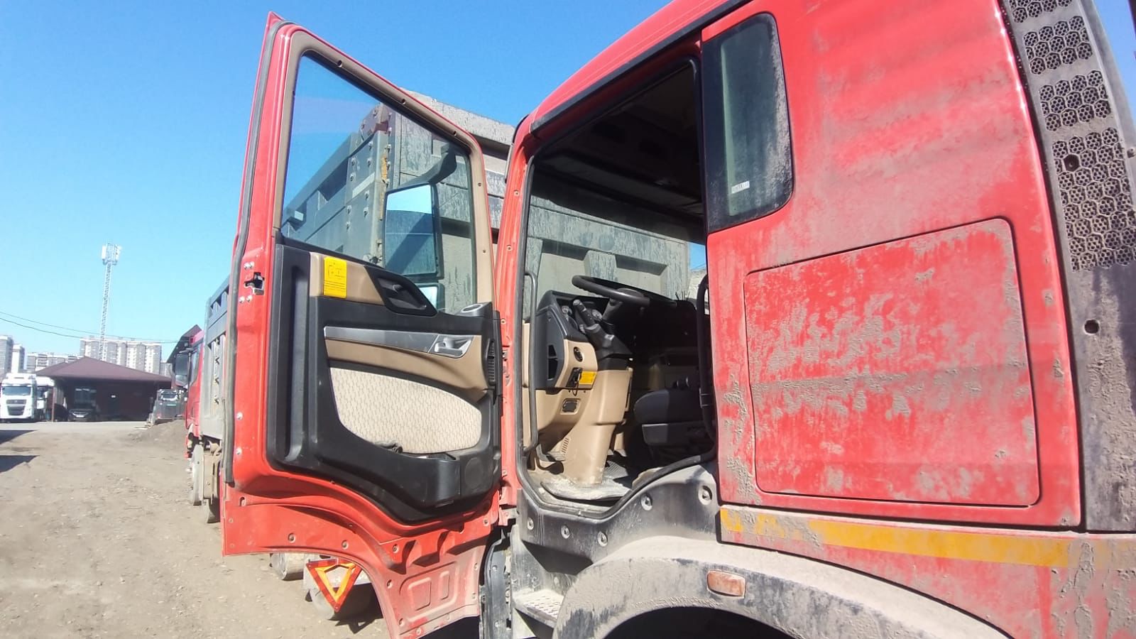 Howo T5G 8x4 Самосвал 2023 г. - фото 7