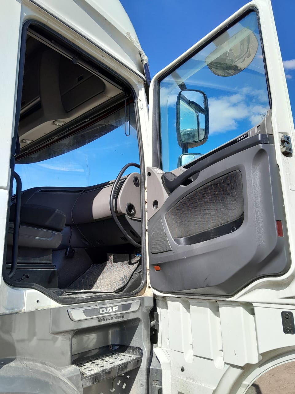 DAF XF 4x2 Седельный тягач 2018 г. - фото 4