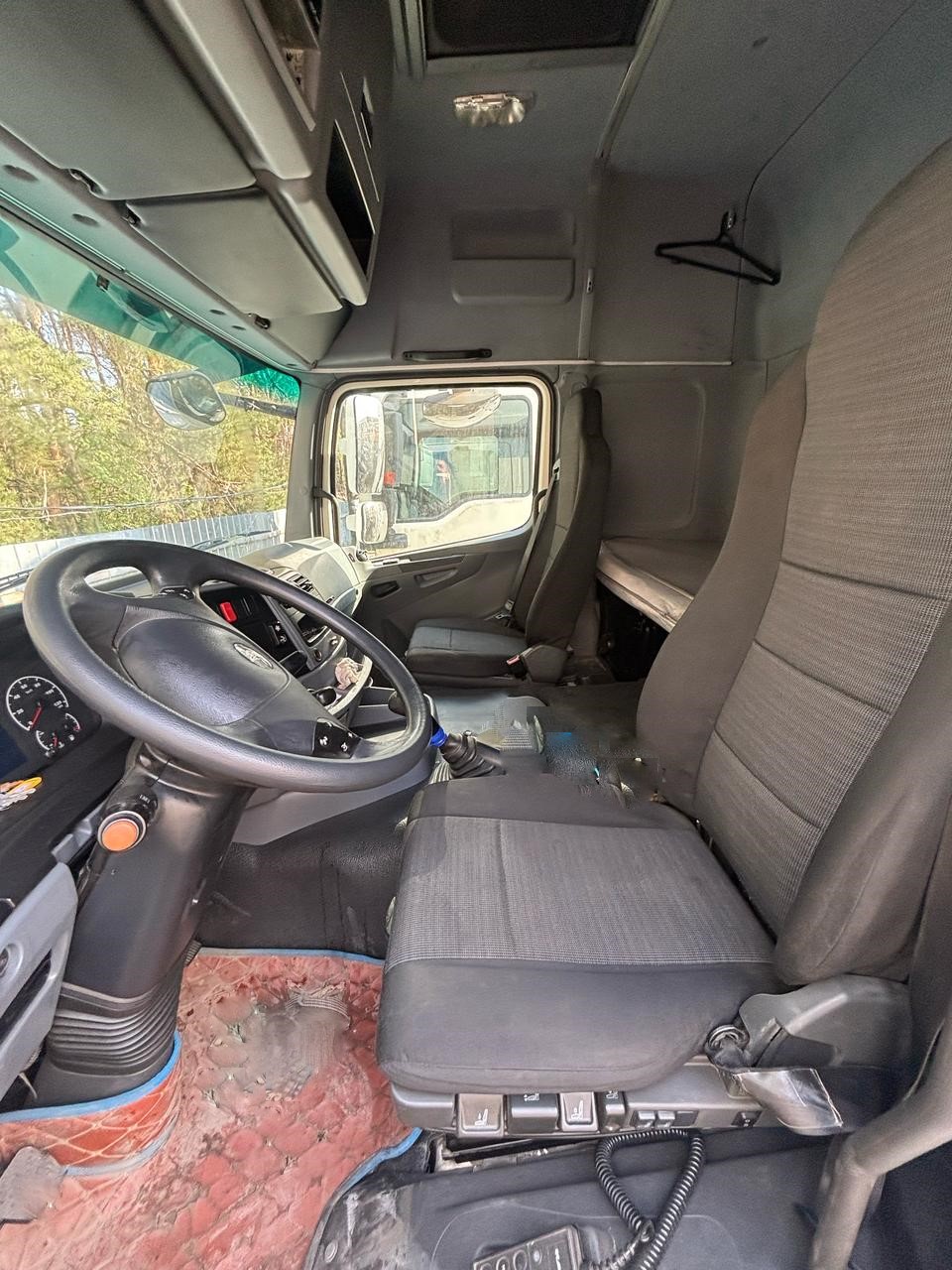 КамАЗ 5490 4x2 Седельный тягач 2017 г. - фото 9