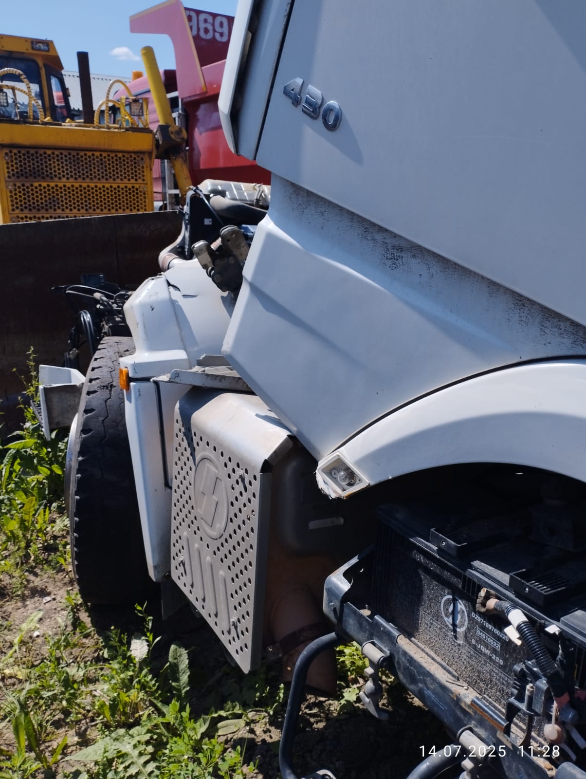 Shacman (Shaanxi) SX* 6x4 Седельный тягач 2023 г. - фото 8