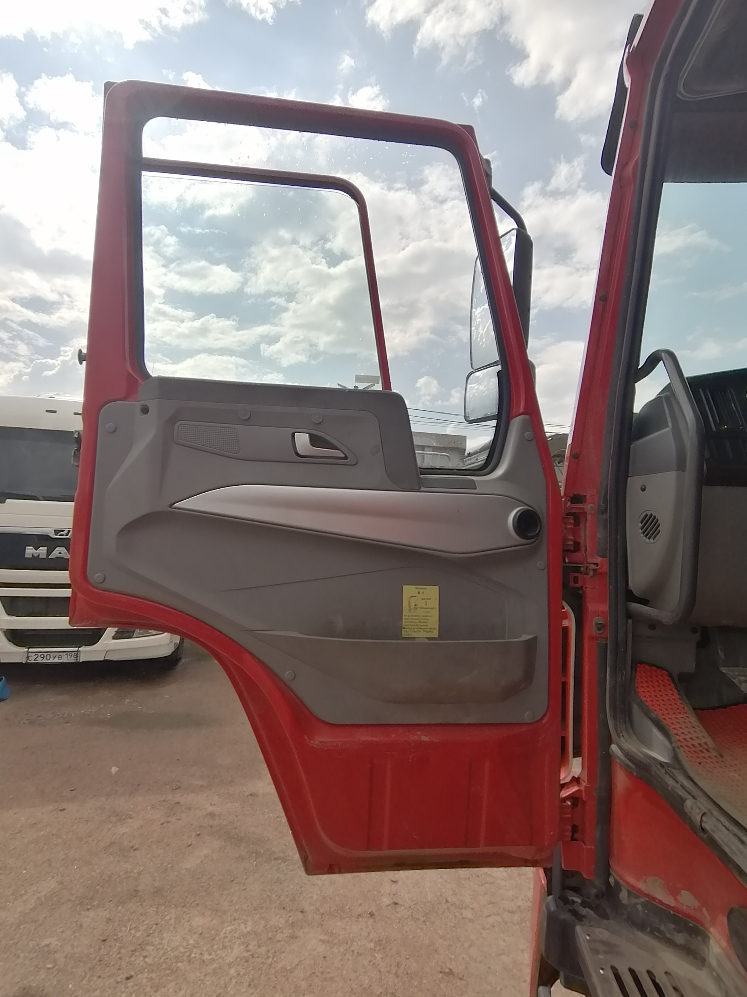 Howo ZZ* 6x4 Самосвал 2022 г. - фото 13