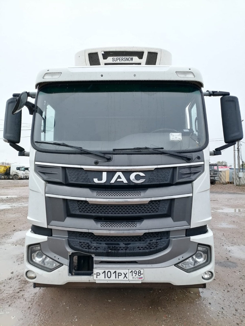 JAC N200 4x2 Изотермический/рефрижератор с гидробортом 2023 г.