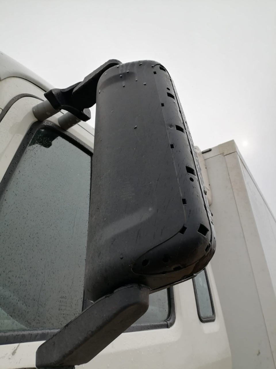 JAC N200 4x2 Изотермический/рефрижератор с гидробортом 2023 г. - фото 15