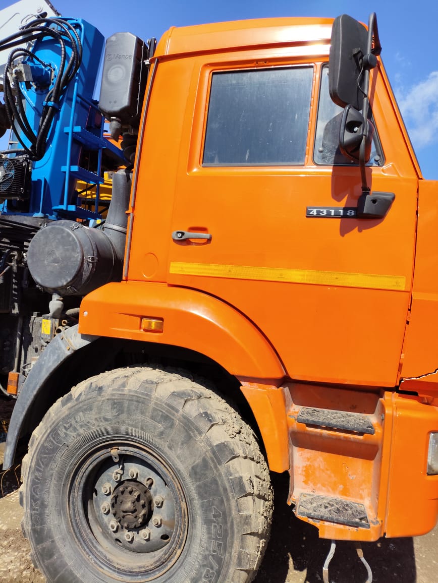 КамАЗ 43118 6x6 Бортовой с КМУ 2021 г. - фото 2