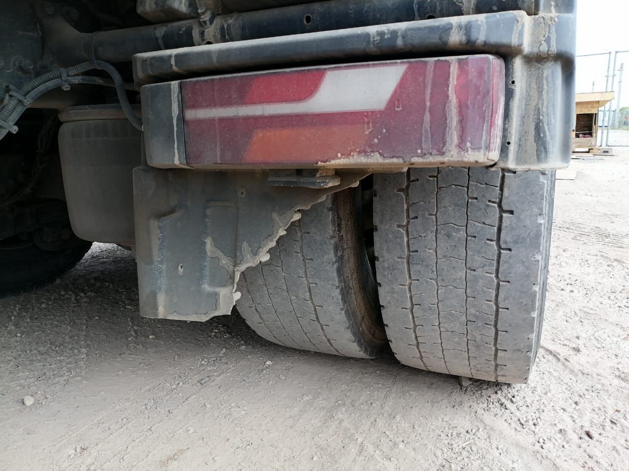 Shacman (Shaanxi) SX* 4x2 Седельный тягач 2023 г. - фото 18