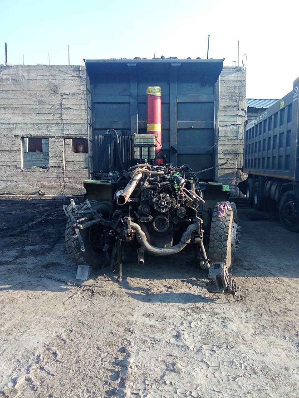 Shacman (Shaanxi) SX* 8x4 Самосвал 2022 г.