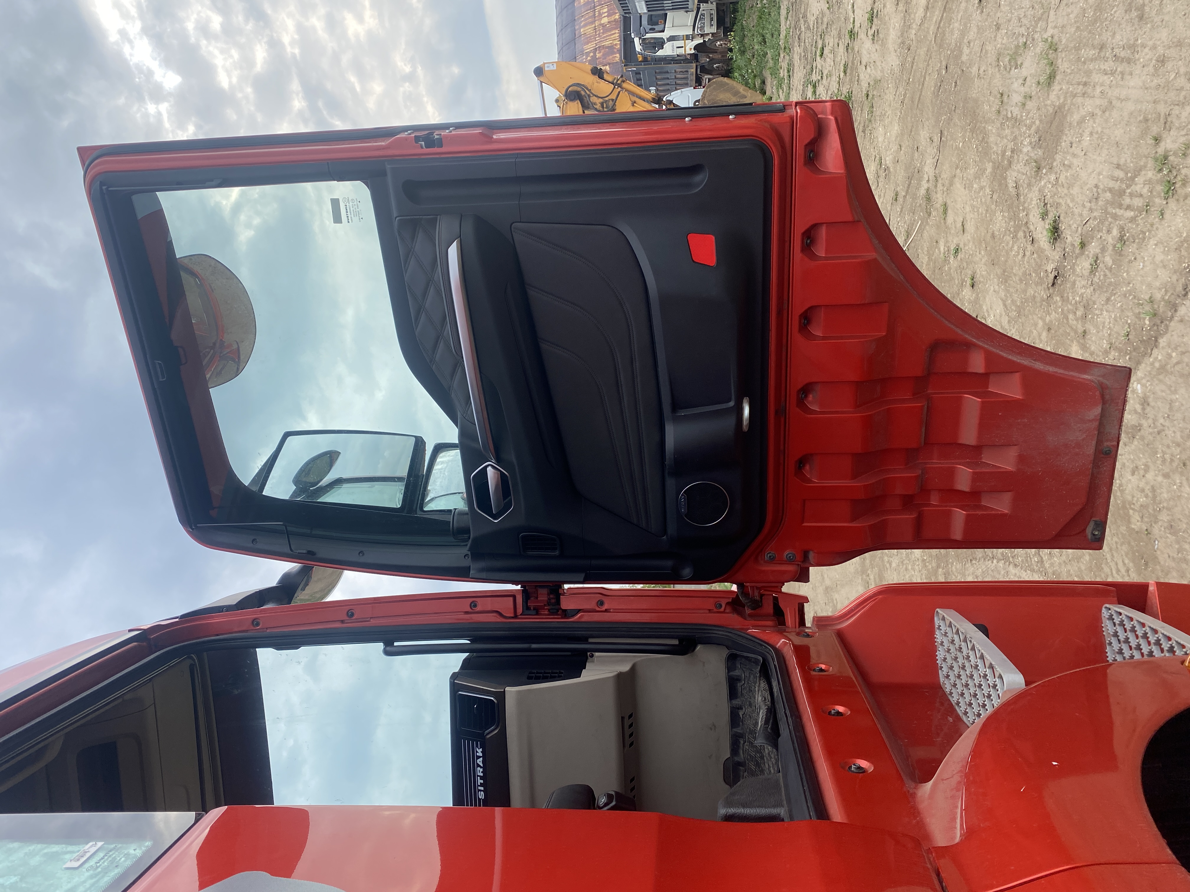 SITRAK C7H 6x4 Седельный тягач 2023 г. - фото 10