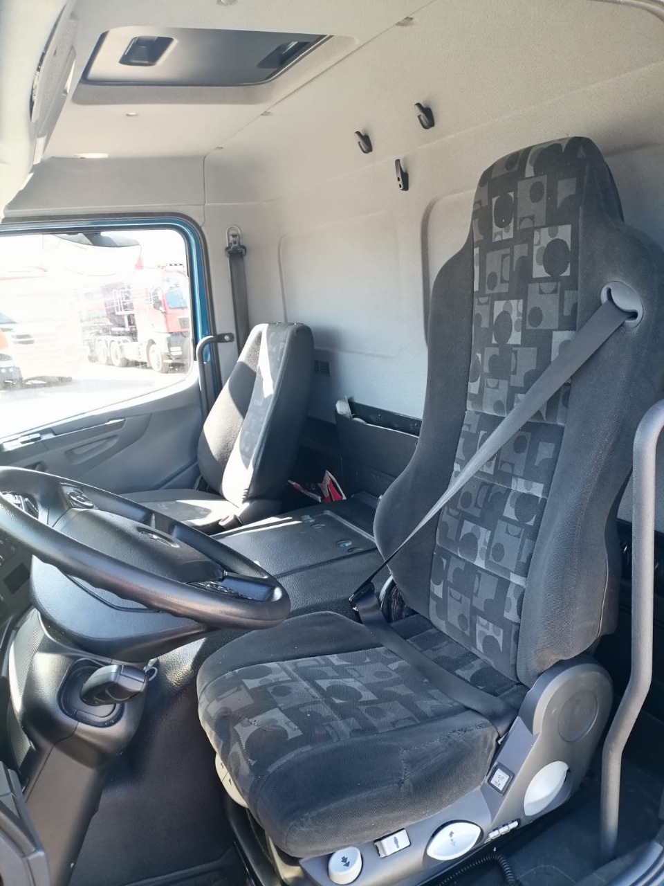 Mercedes-Benz ATEGO 4x2 Промтоварный с гидробортом 2019 г. - фото 6