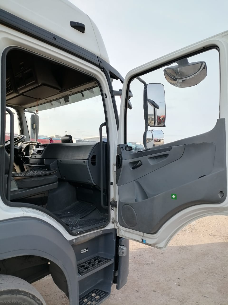 Mercedes-Benz ATEGO 4x2 Промтоварный с гидробортом 2018 г. - фото 6