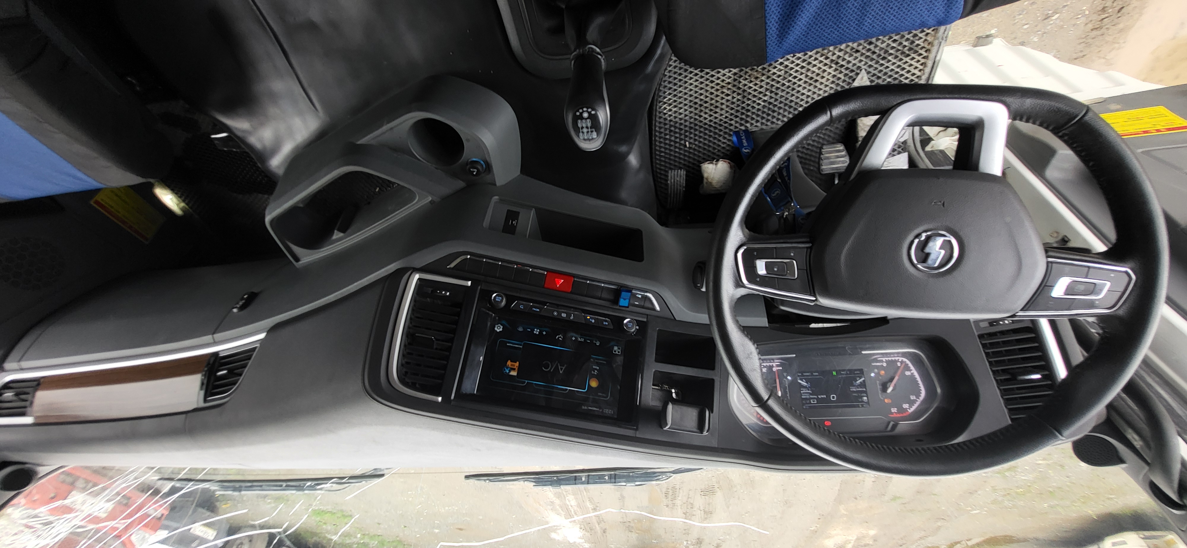 Shacman (Shaanxi) SX* 8x4 Самосвал 2024 г. - фото 12