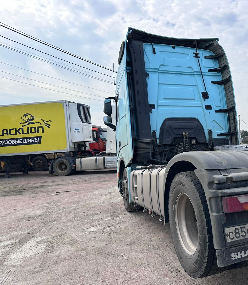 Shacman (Shaanxi) SX* 4x2 Седельный тягач 2023 г. - фото 4