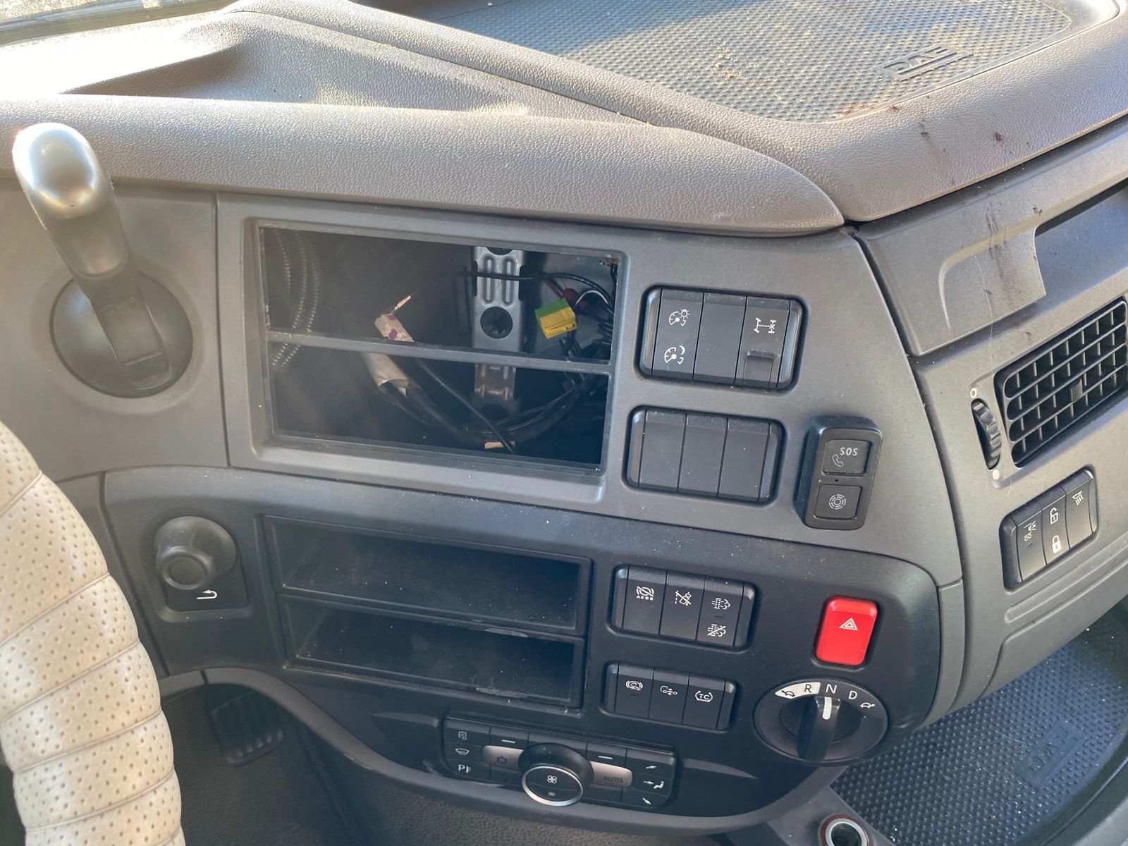 DAF XF 4x2 Седельный тягач 2018 г. - фото 10