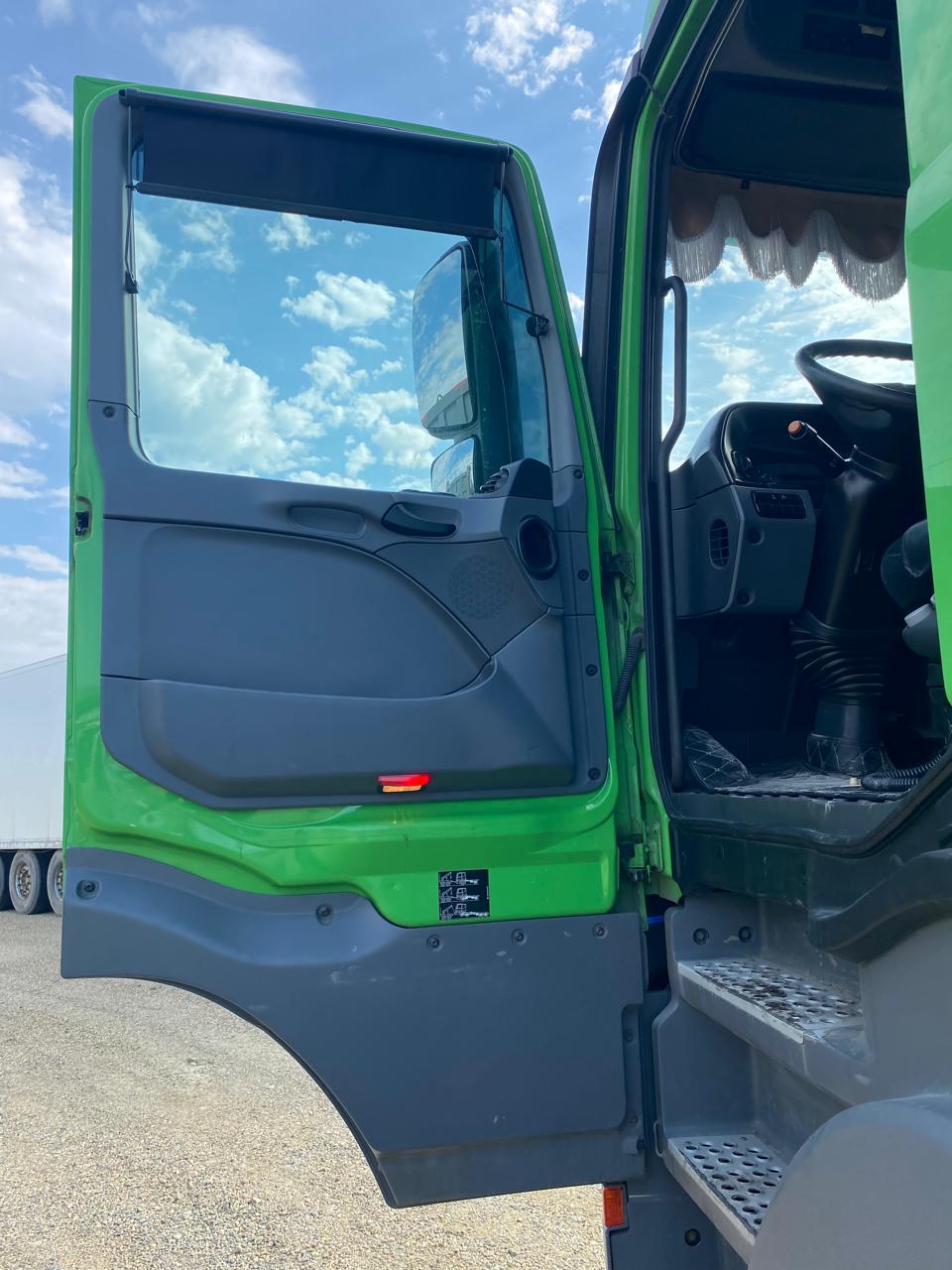 Mercedes-Benz ACTROS 4x2 Седельный тягач 2017 г. - фото 9