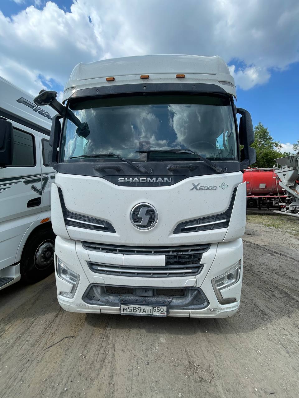 Shacman (Shaanxi) SX* 4x2 Седельный тягач 2024 г.