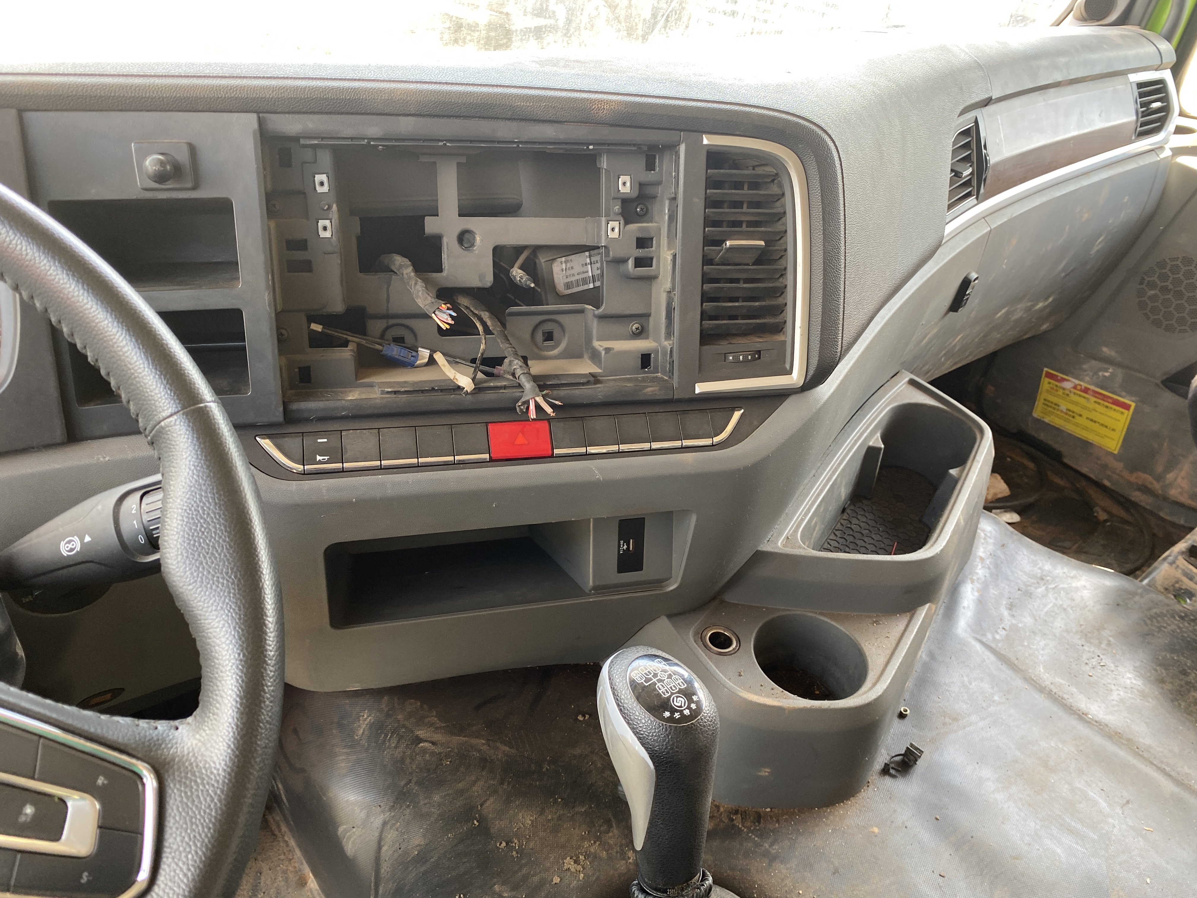 Shacman (Shaanxi) SX* 8x4 Самосвал 2023 г. - фото 17